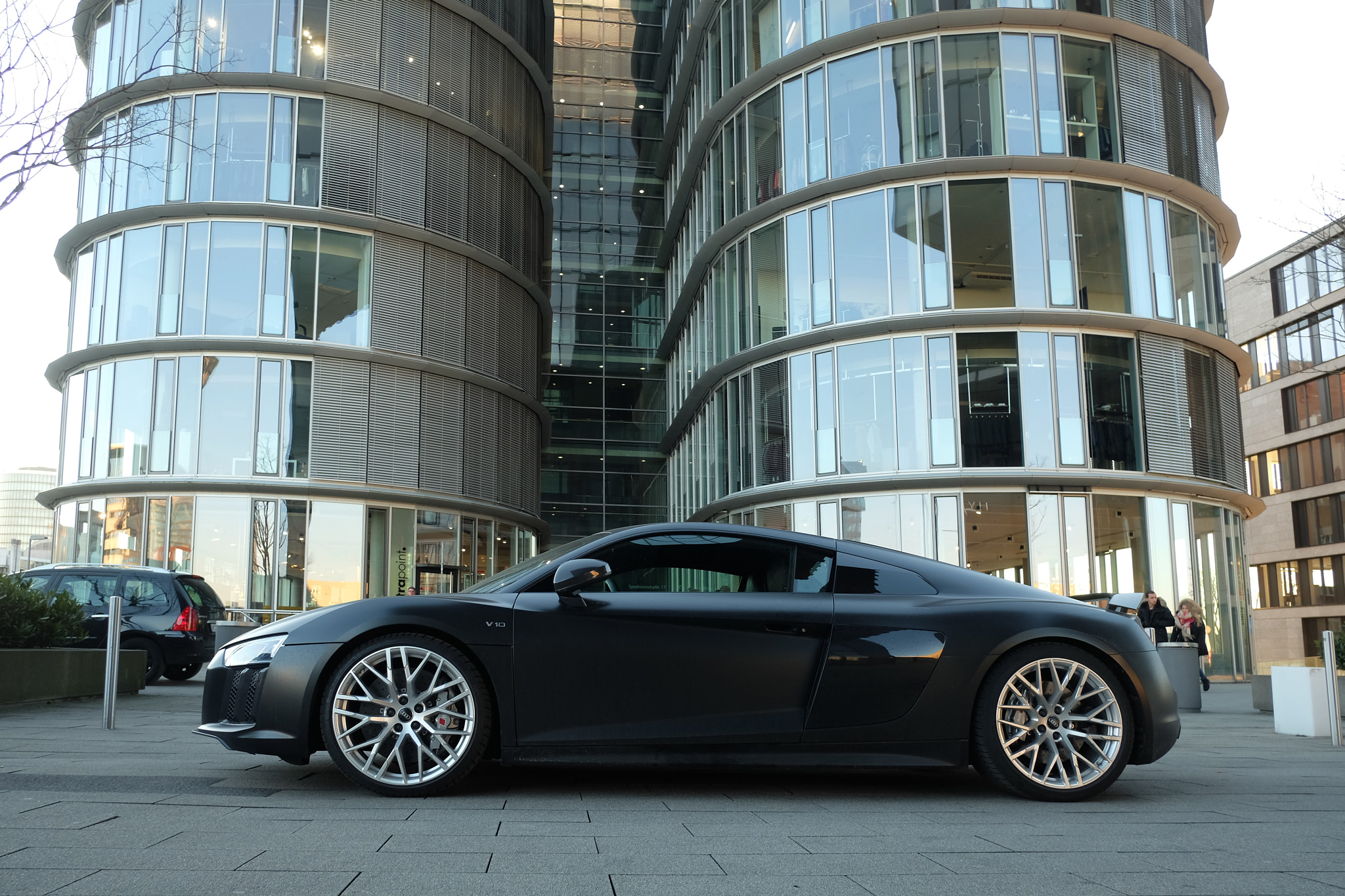 Fujifilm X-M1 + Fujifilm XF 18mm F2 R sample photo. Audi r8 photography