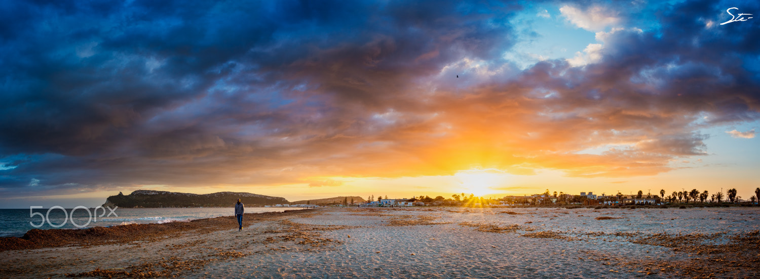Nikon D810 + Nikon AF-S Nikkor 20mm F1.8G ED sample photo. Poetto's beach at sunset photography