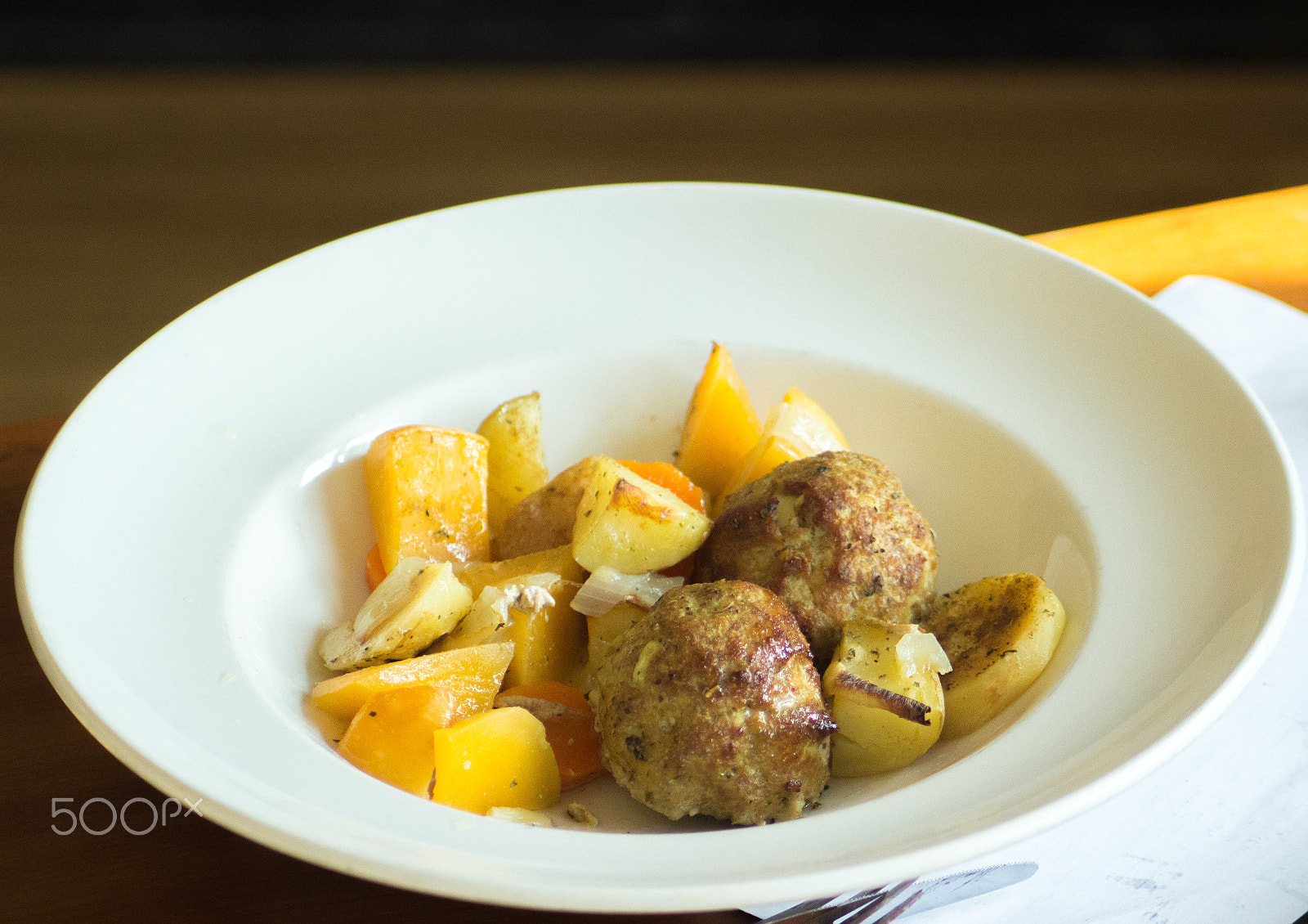 Canon EOS 100D (EOS Rebel SL1 / EOS Kiss X7) sample photo. Meatball surprise photography
