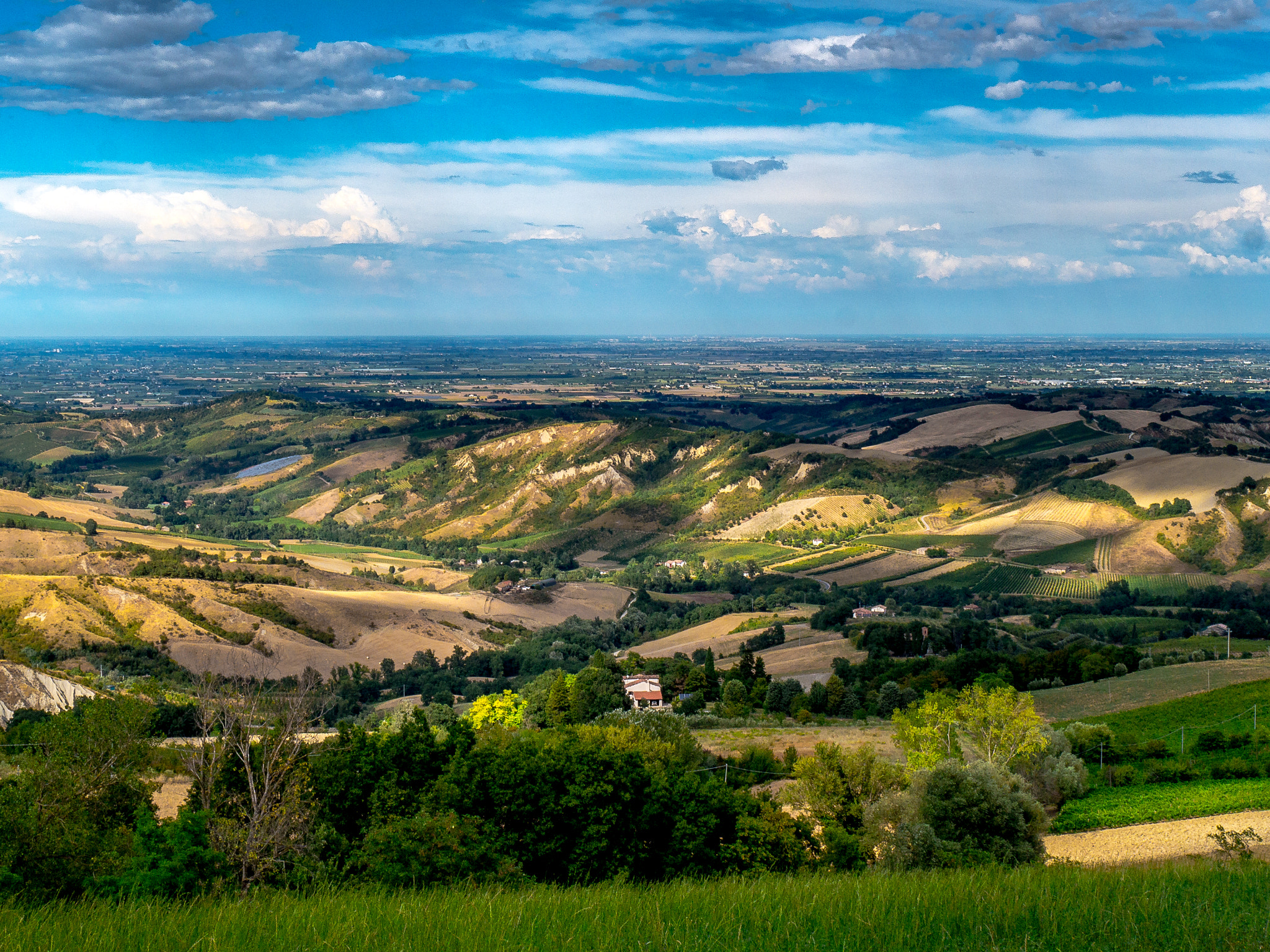 Panasonic Lumix DMC-G6 sample photo. Hills view along baccagnano photography