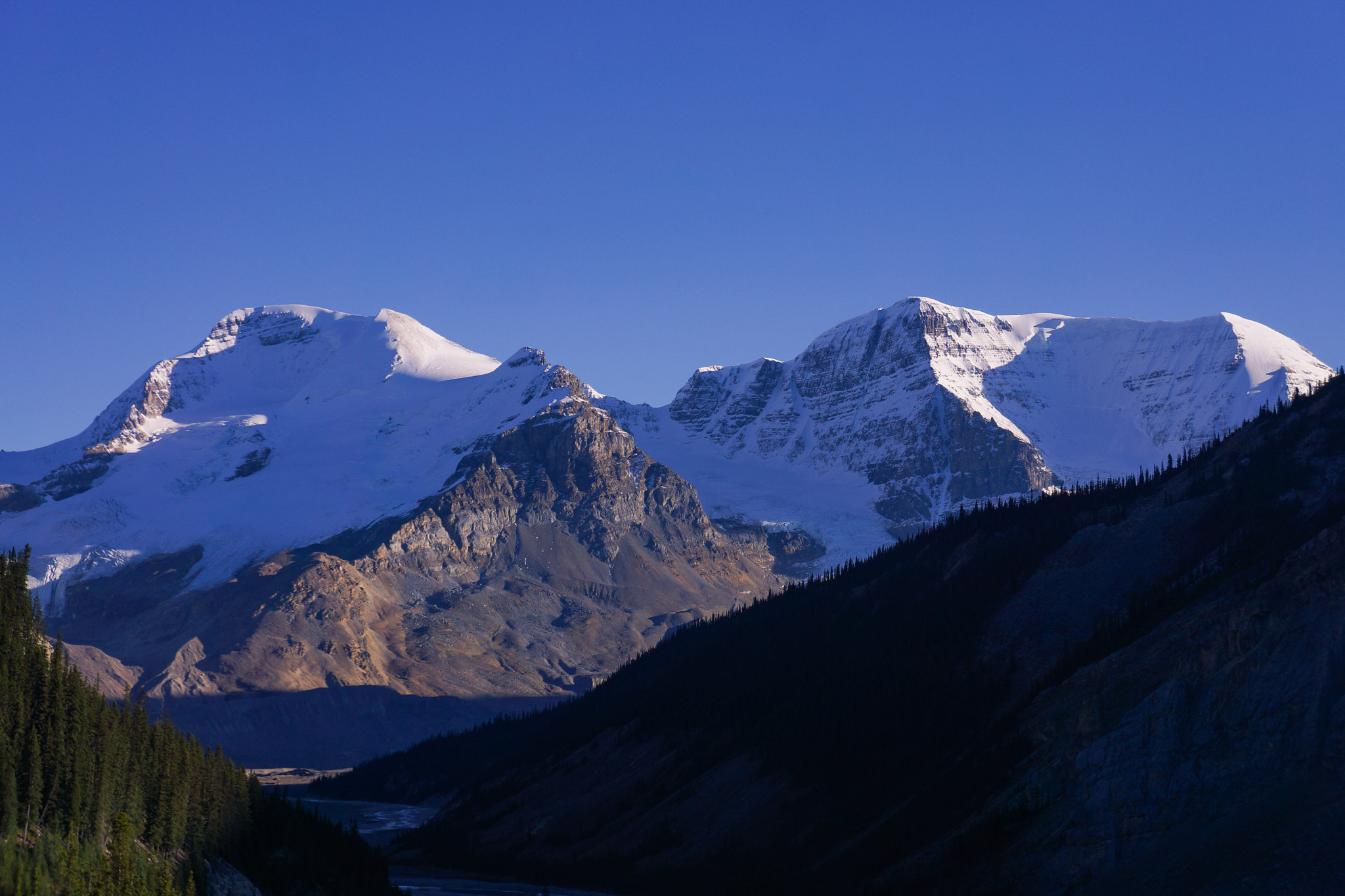Sony Alpha NEX-7 + Sony E 18-55mm F3.5-5.6 OSS sample photo. Rocky mountains photography