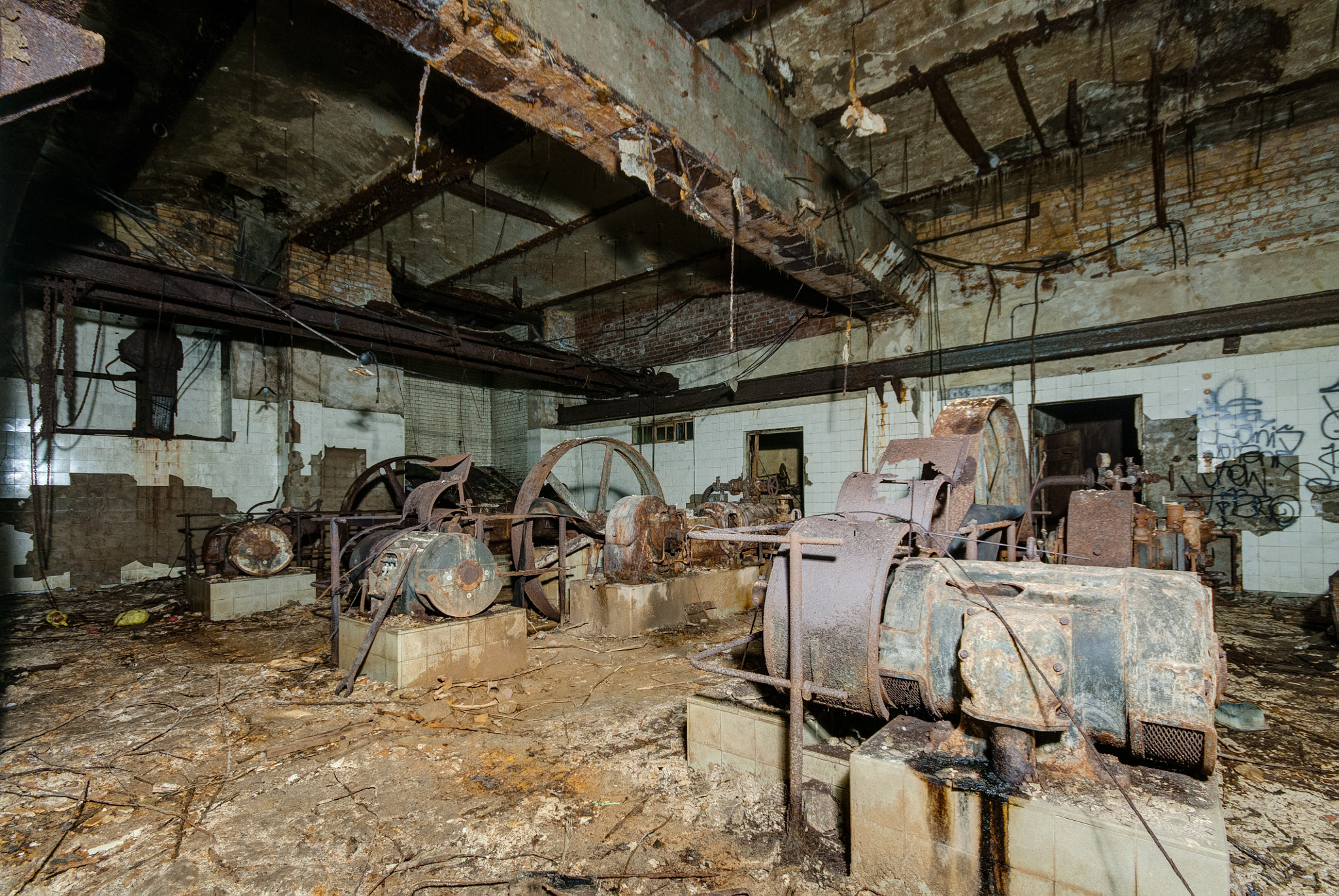 Nikon D300S + Sigma 10-20mm F4-5.6 EX DC HSM sample photo. Cellar of the steam engines photography