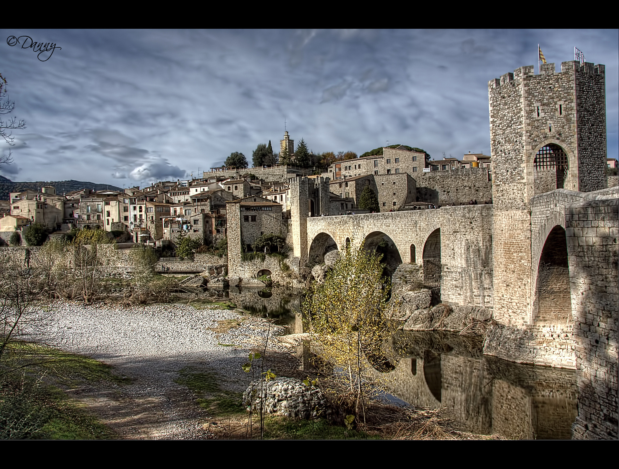 Canon EF-S 17-85mm F4-5.6 IS USM sample photo. Besalu photography