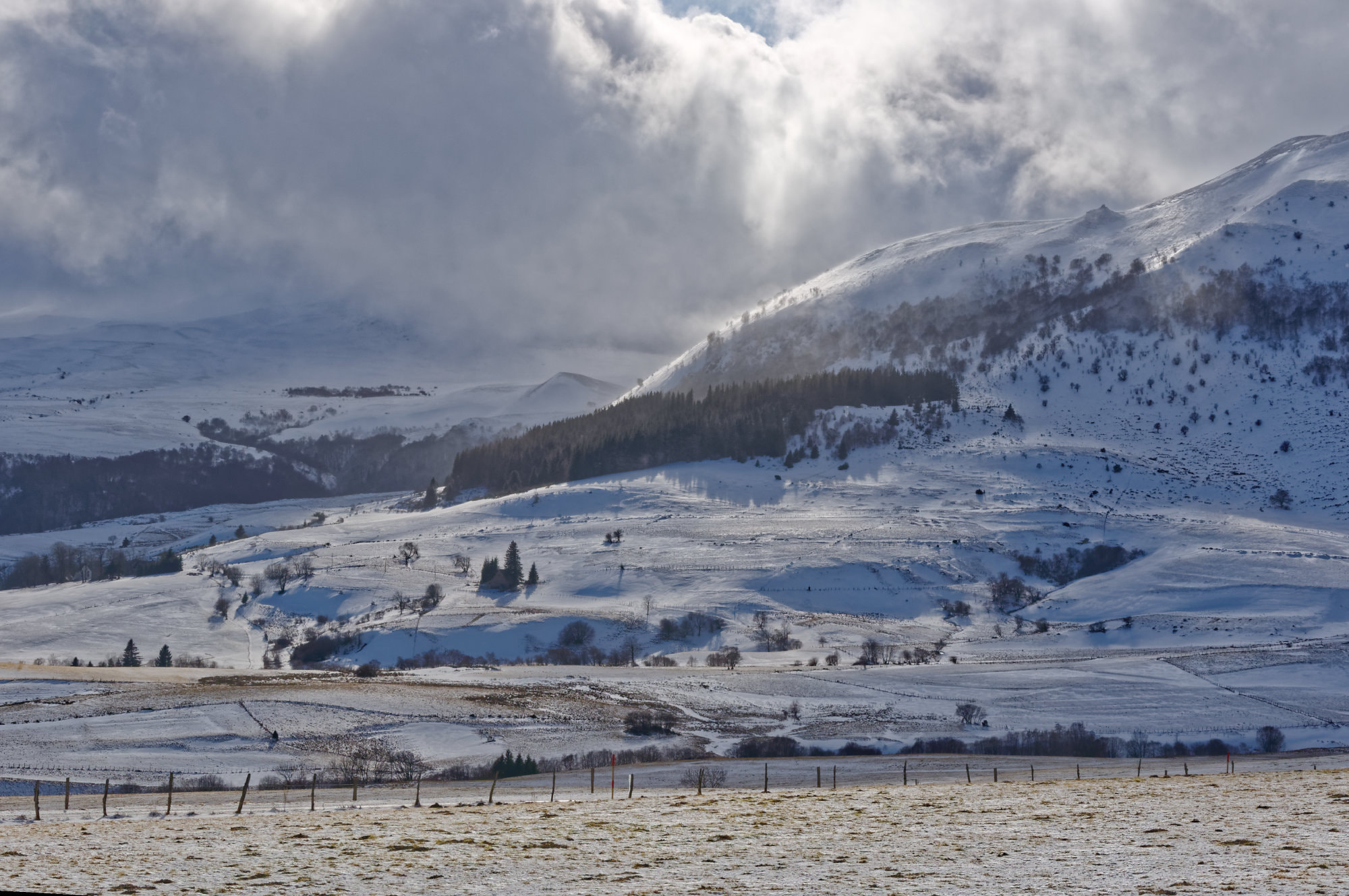 Nikon D300S sample photo. Nuages de neige photography