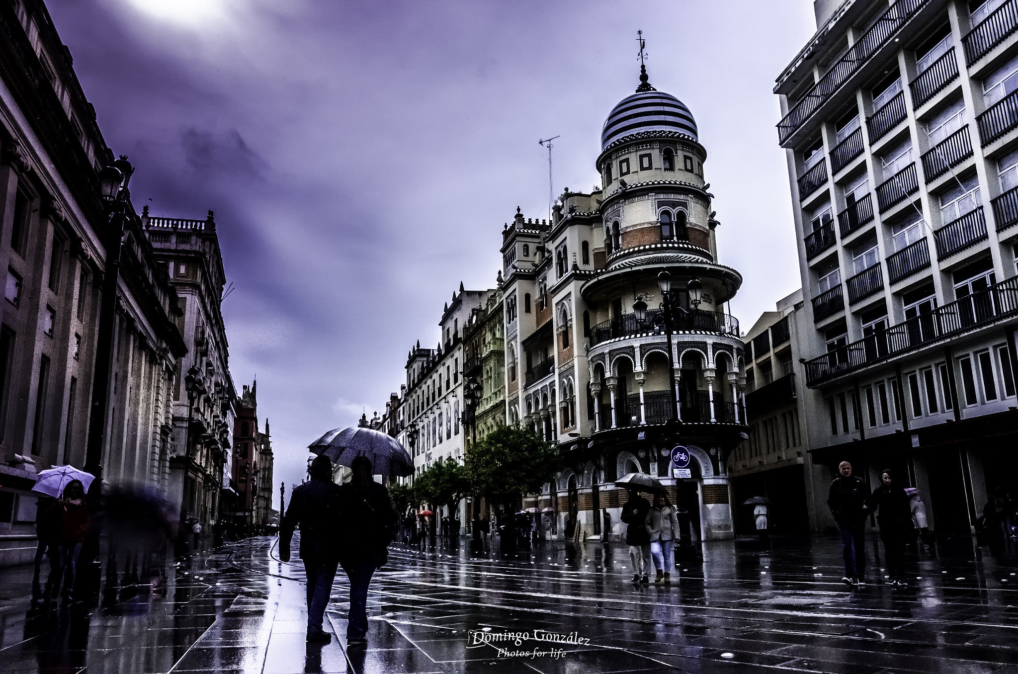 Nikon D7000 + Sigma 18-35mm F1.8 DC HSM Art sample photo. Calles mojadas photography