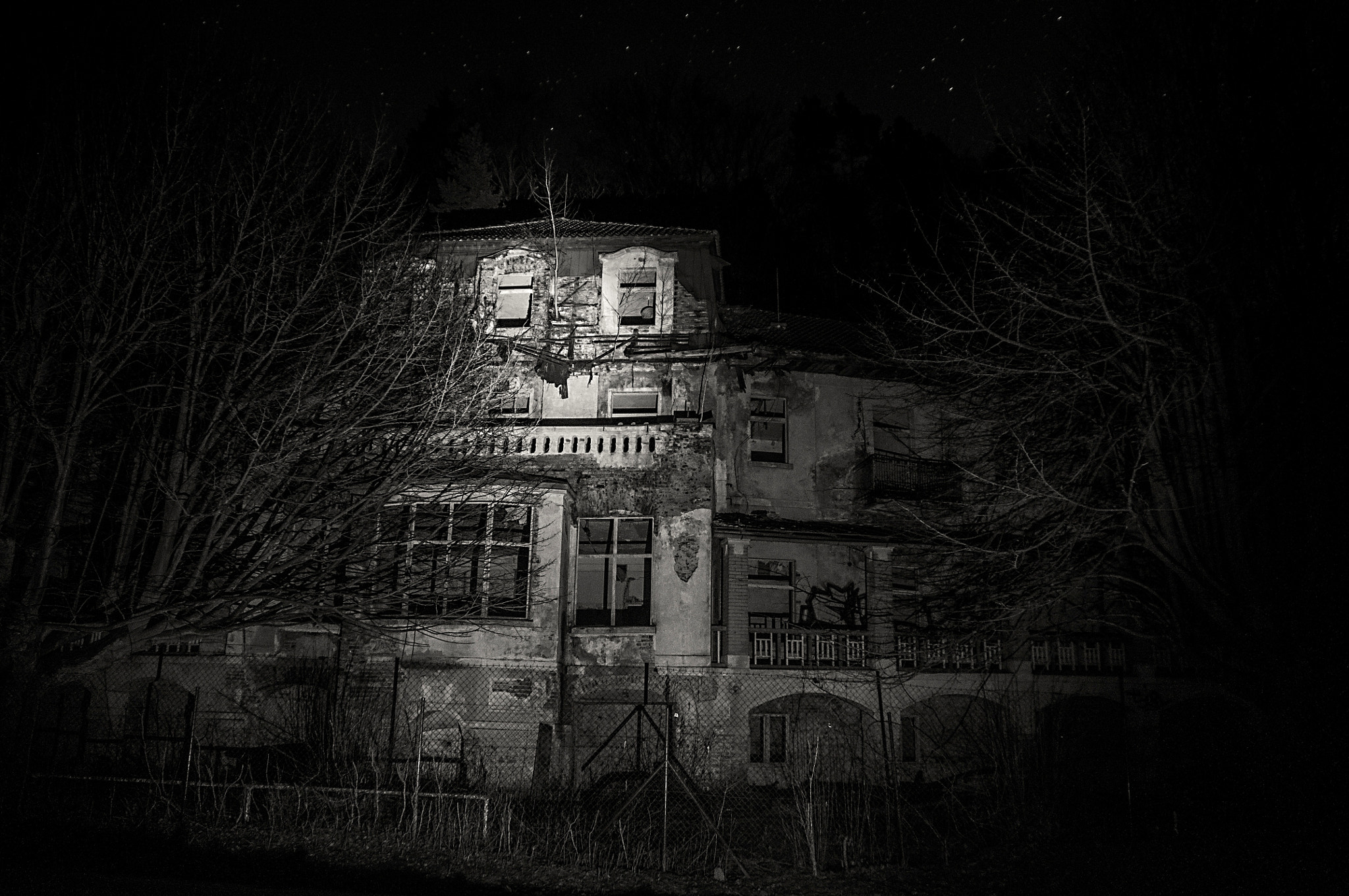 Nikon D300S sample photo. Old building photography