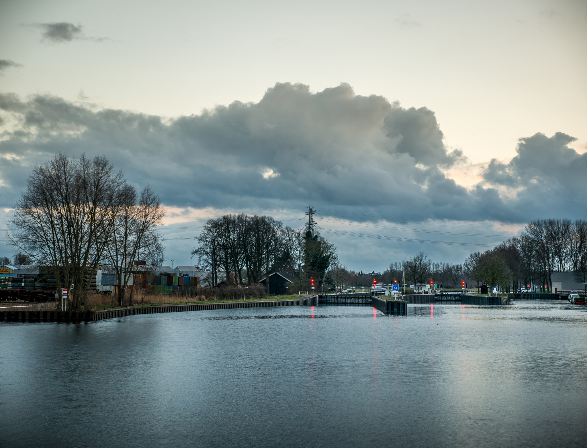 Panasonic Lumix DMC-G85 (Lumix DMC-G80) sample photo. Utrecht river ducts photography