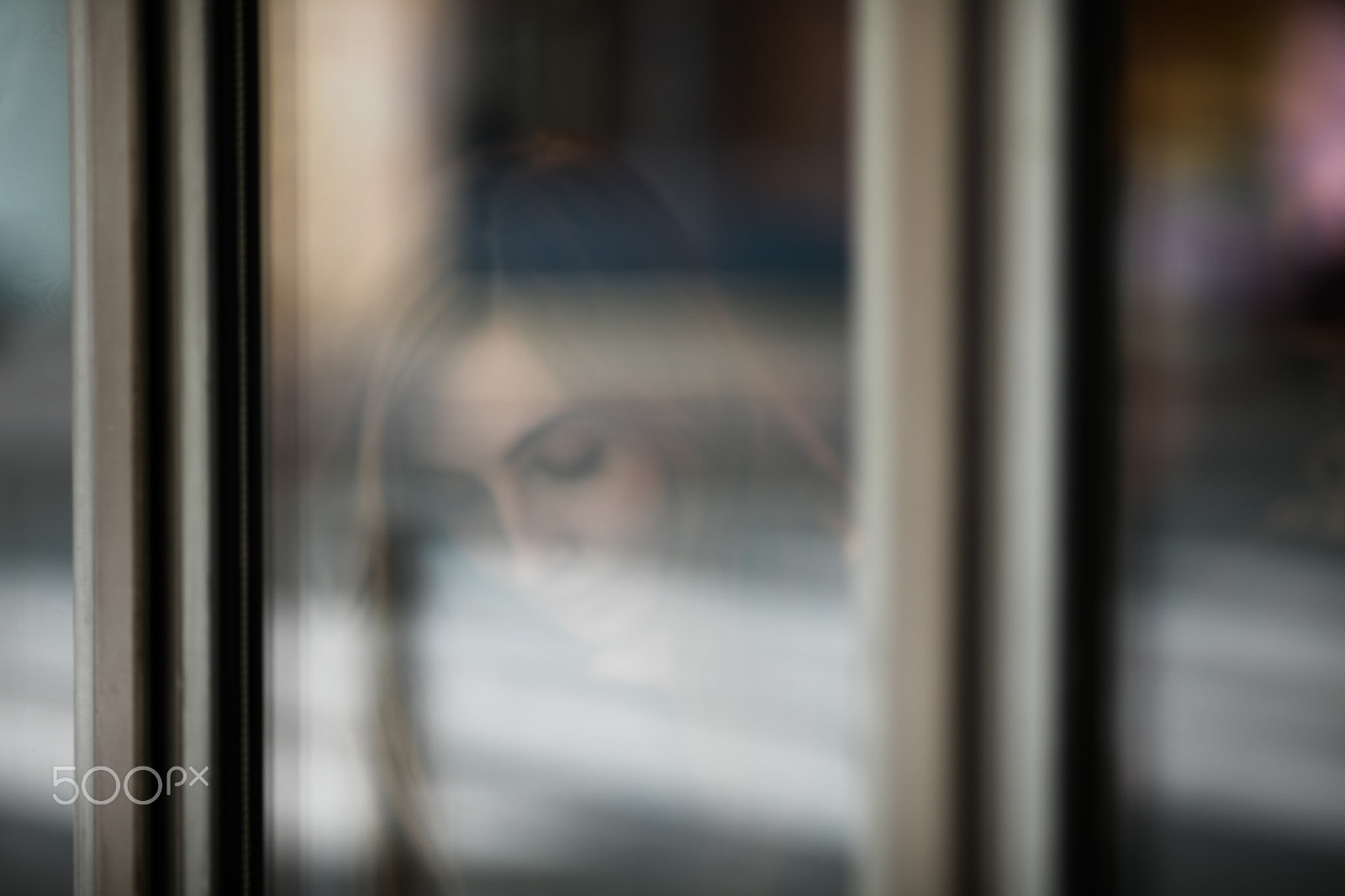 Canon EOS 5DS R + Canon EF 135mm F2L USM sample photo. Lady in the glass photography