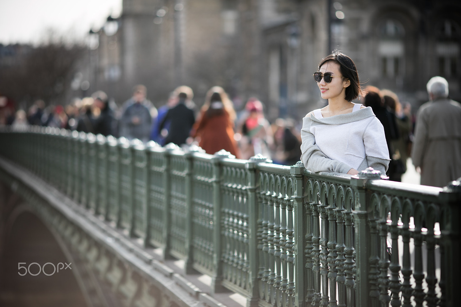 Canon EOS 5DS R + Canon EF 135mm F2L USM sample photo. Lady in paris photography