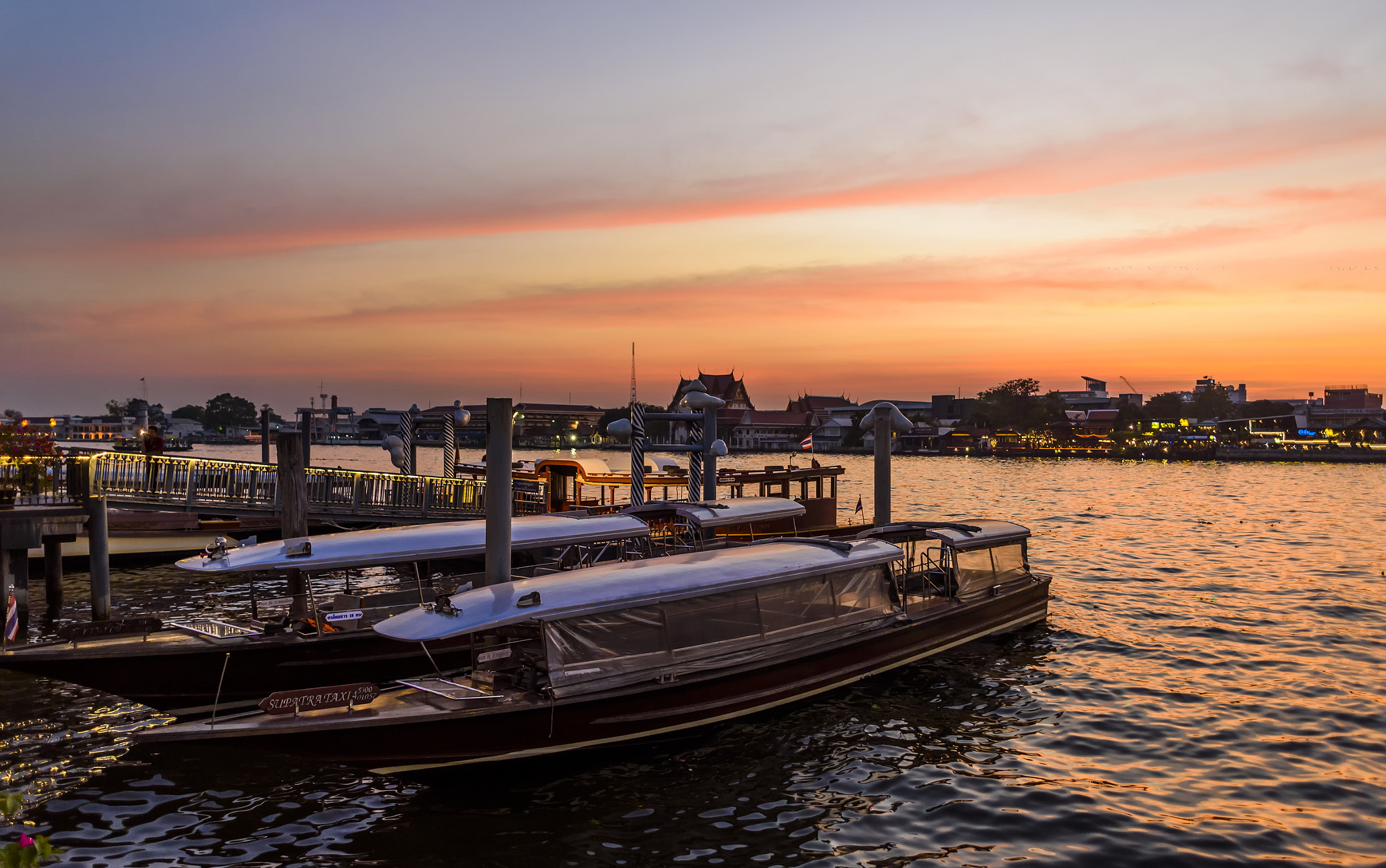 Nikon AF Nikkor 24mm F2.8D sample photo. Maharaj sunset photography