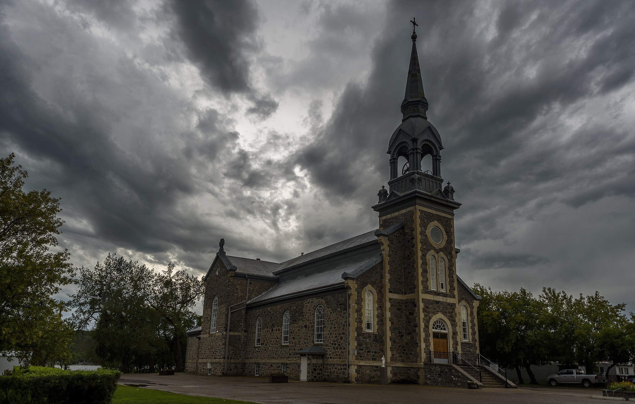 Nikon AF Nikkor 24mm F2.8D sample photo. Sacred heart photography