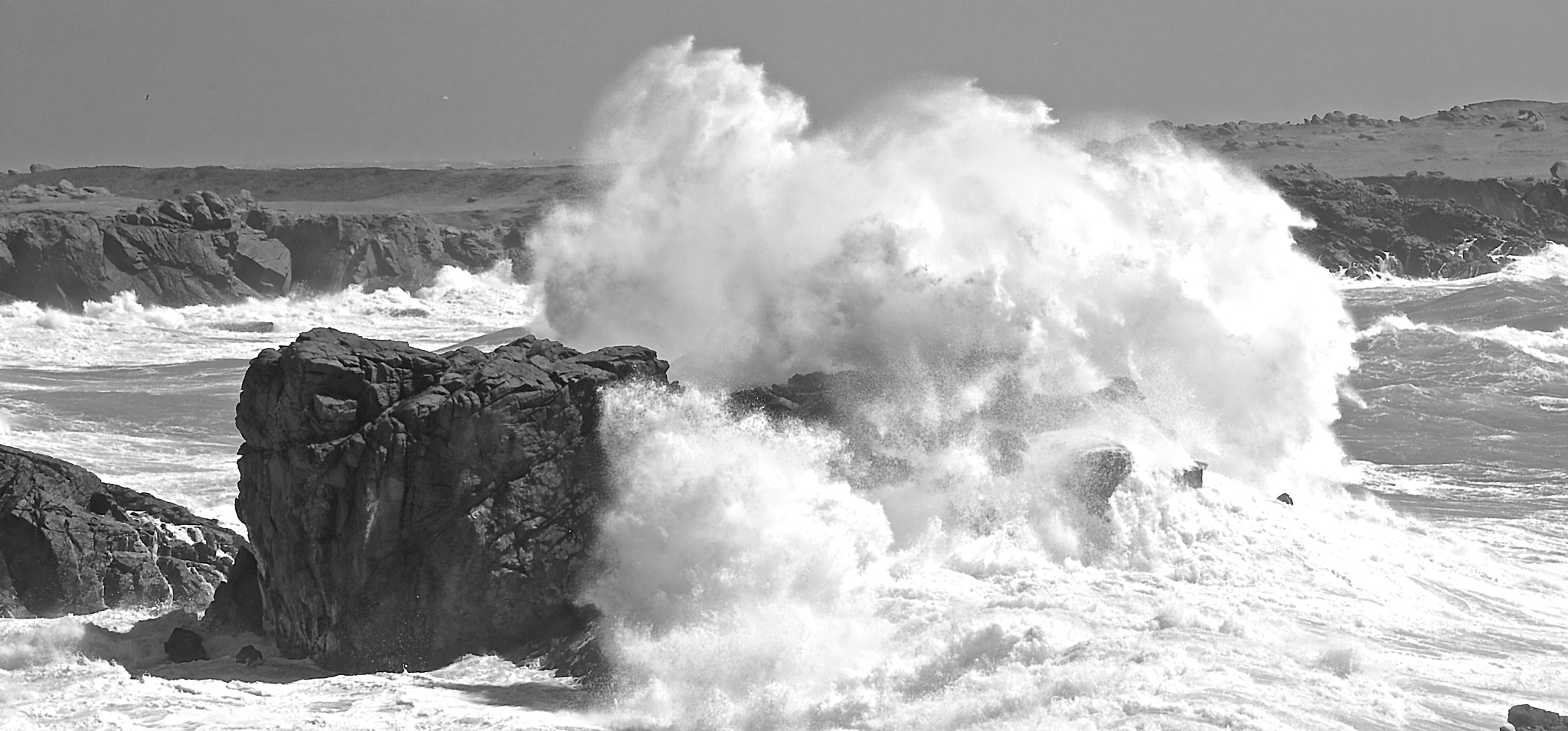 Canon EOS 550D (EOS Rebel T2i / EOS Kiss X4) + EF75-300mm f/4-5.6 sample photo. Wave photography