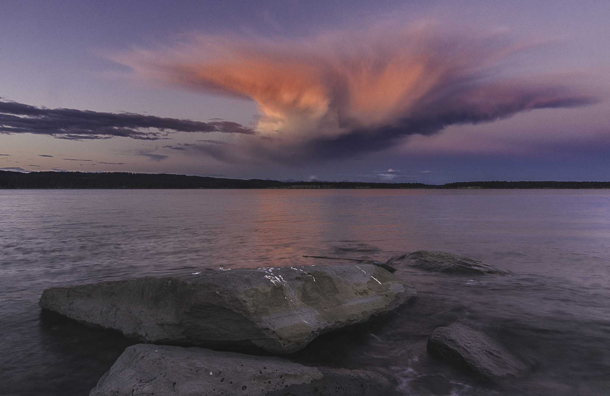 Sony a7R sample photo. Single cloud photography