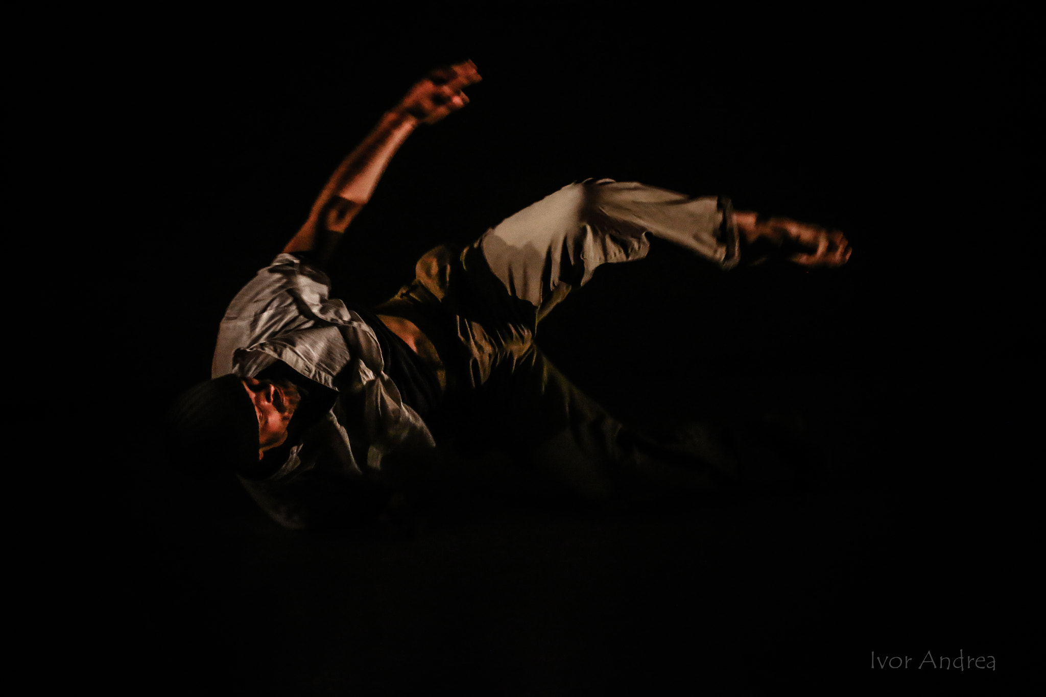 Canon EF 70-200mm F2.8L USM sample photo. Shadow dancer photography
