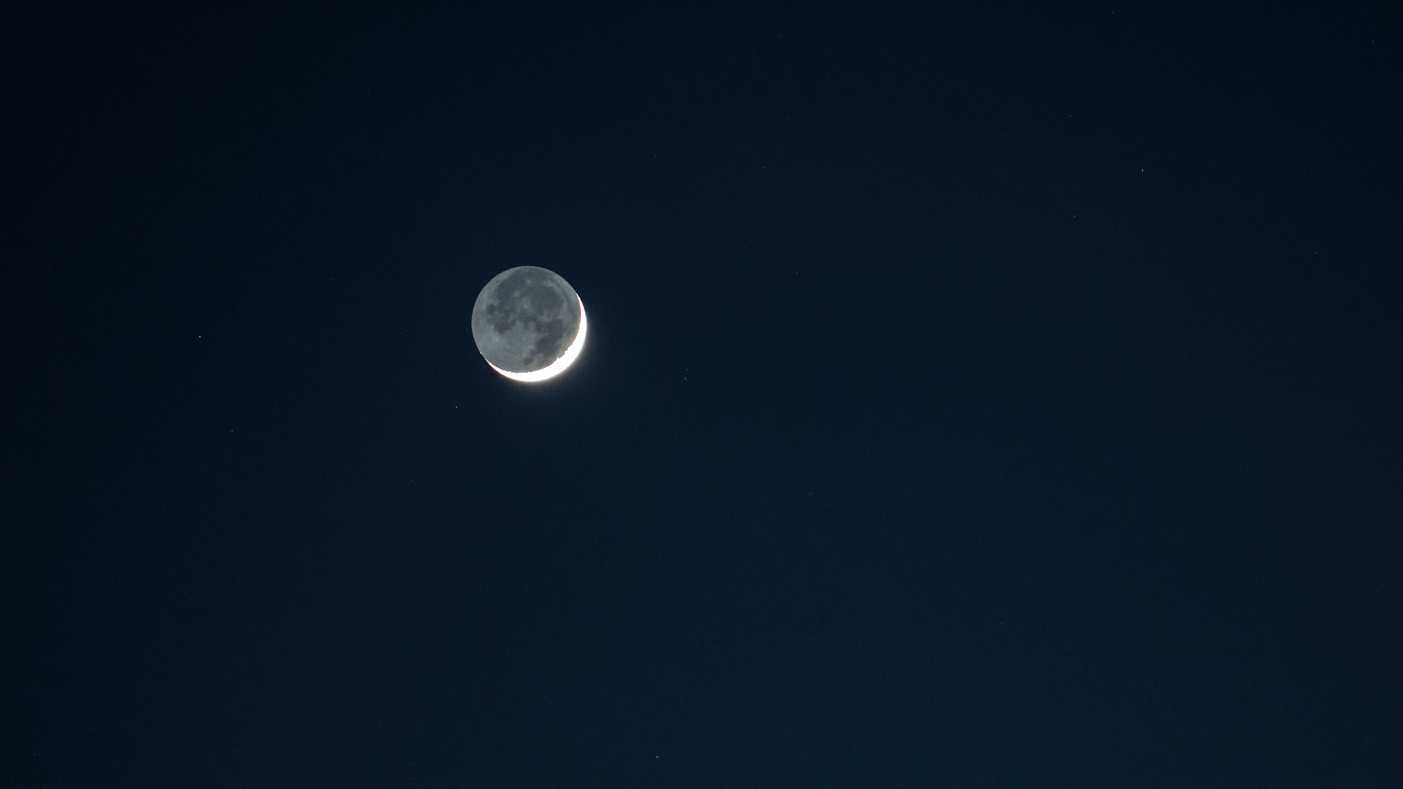 Samsung NX1 + NX 50-150mm F2.8 S sample photo. Crescent moon. photography