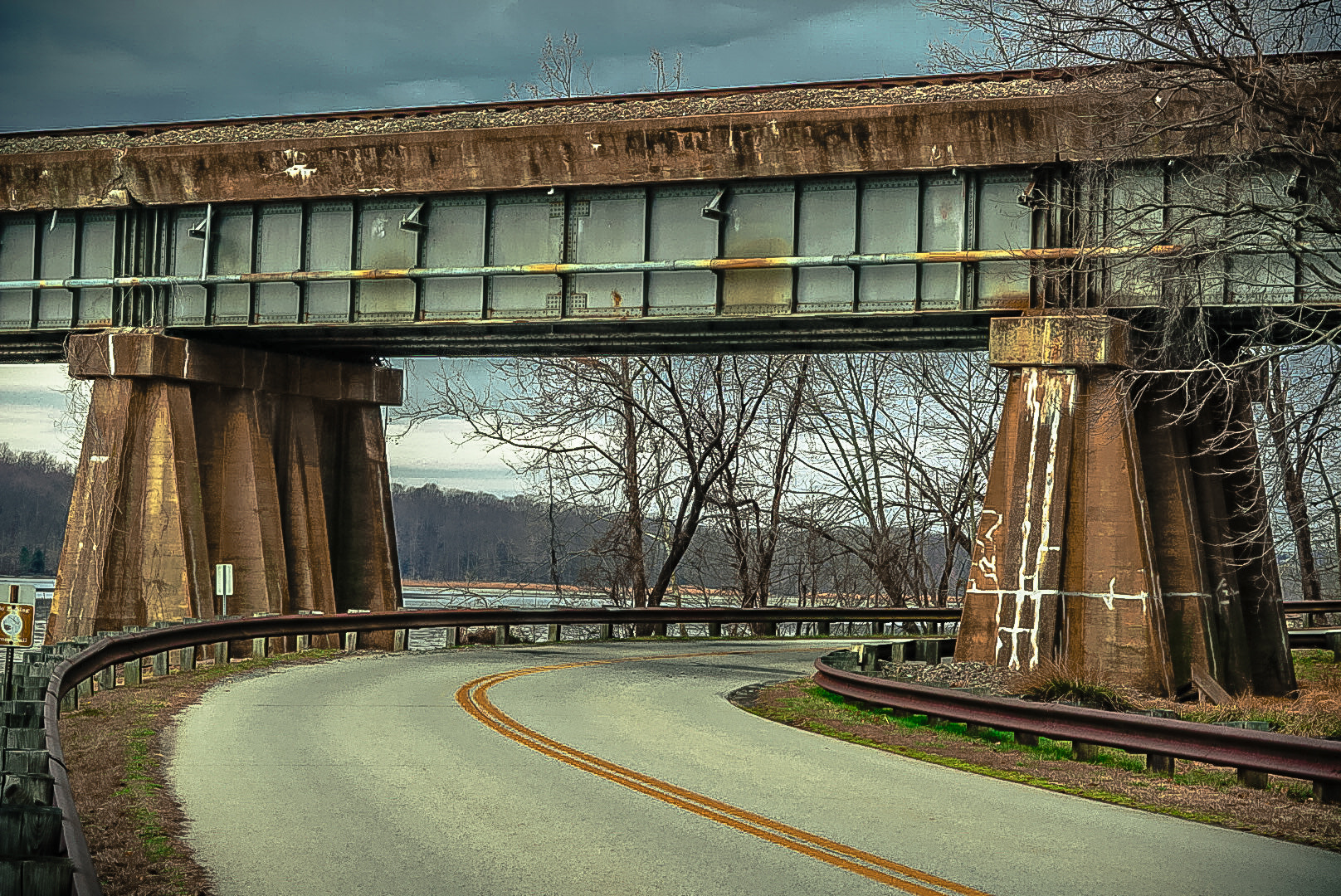 Sony FE 50mm F1.8 sample photo. Curved road photography