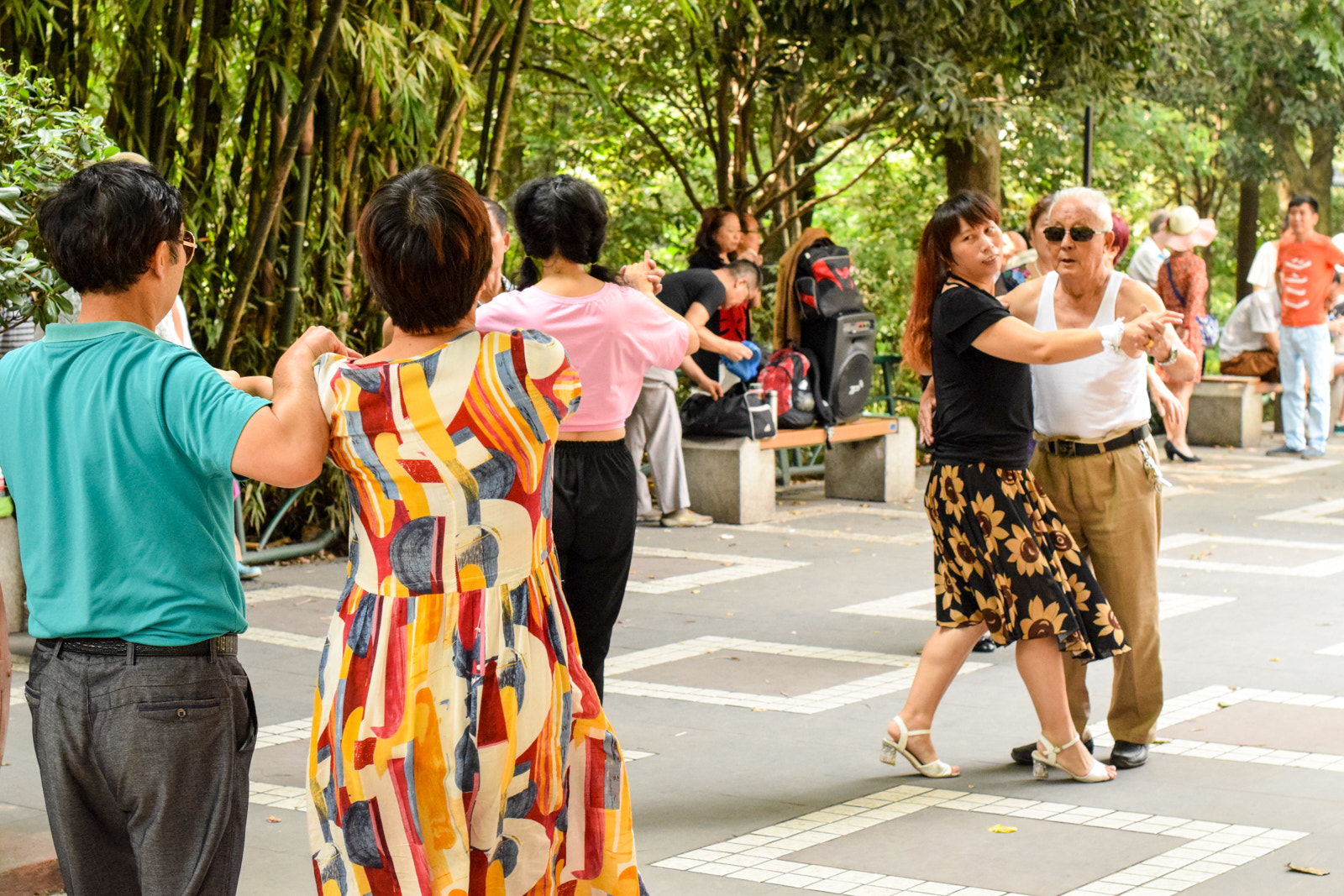 Nikon D3300 + Nikon AF-S Nikkor 50mm F1.4G sample photo. It's a dance off photography