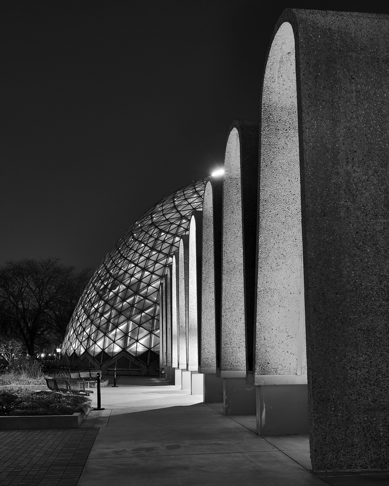 Nikon PC-E Nikkor 24mm F3.5D ED Tilt-Shift sample photo. Entrance to the milwaukee domes photography