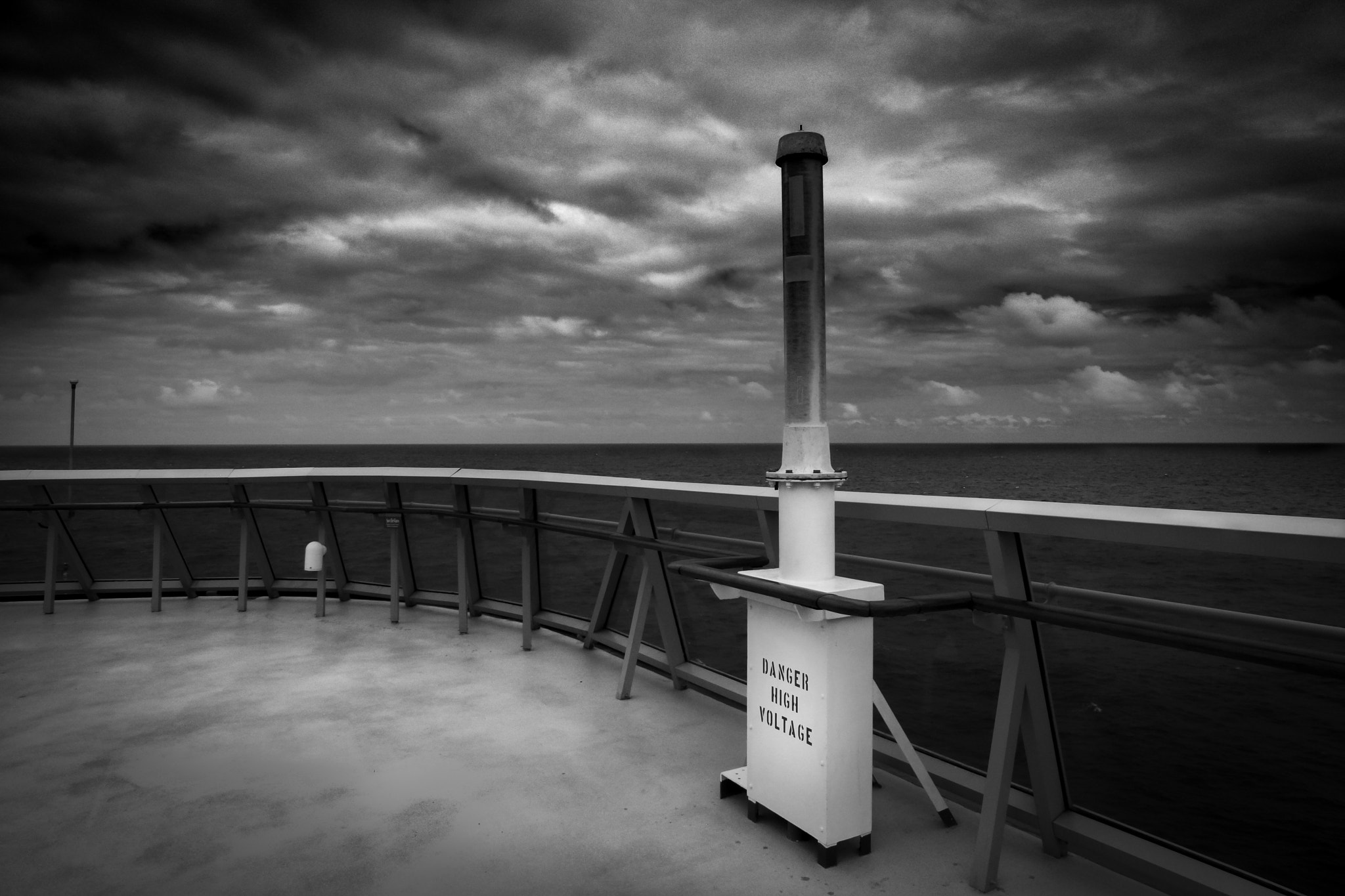 RICOH GR LENS sample photo. Shocktreatment photography