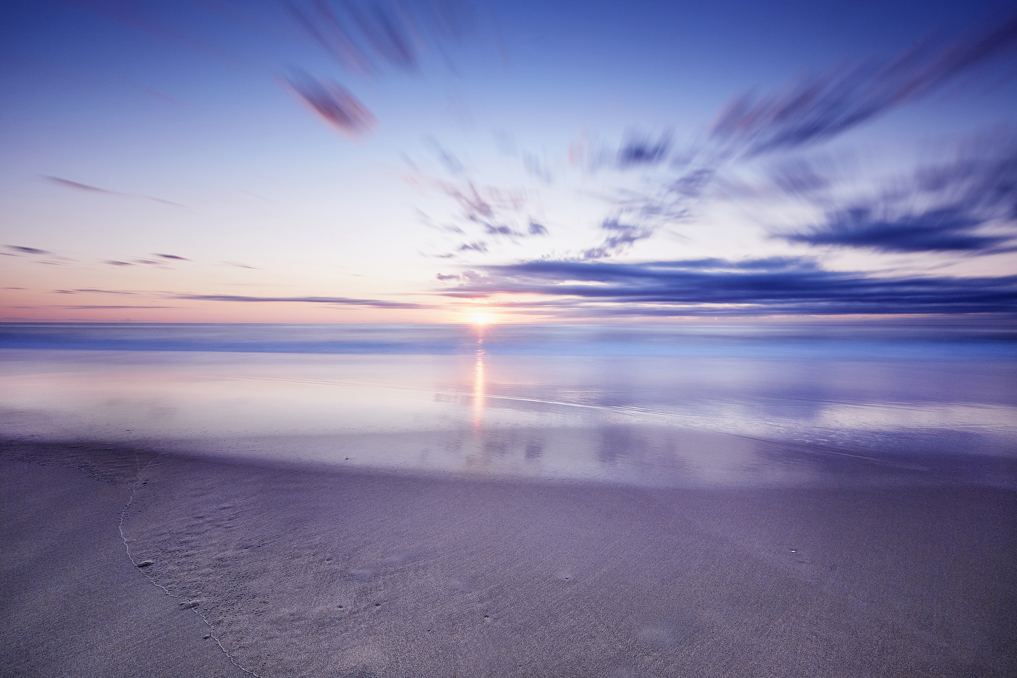 Canon EF 16-35mm F4L IS USM sample photo. Sunrise photography
