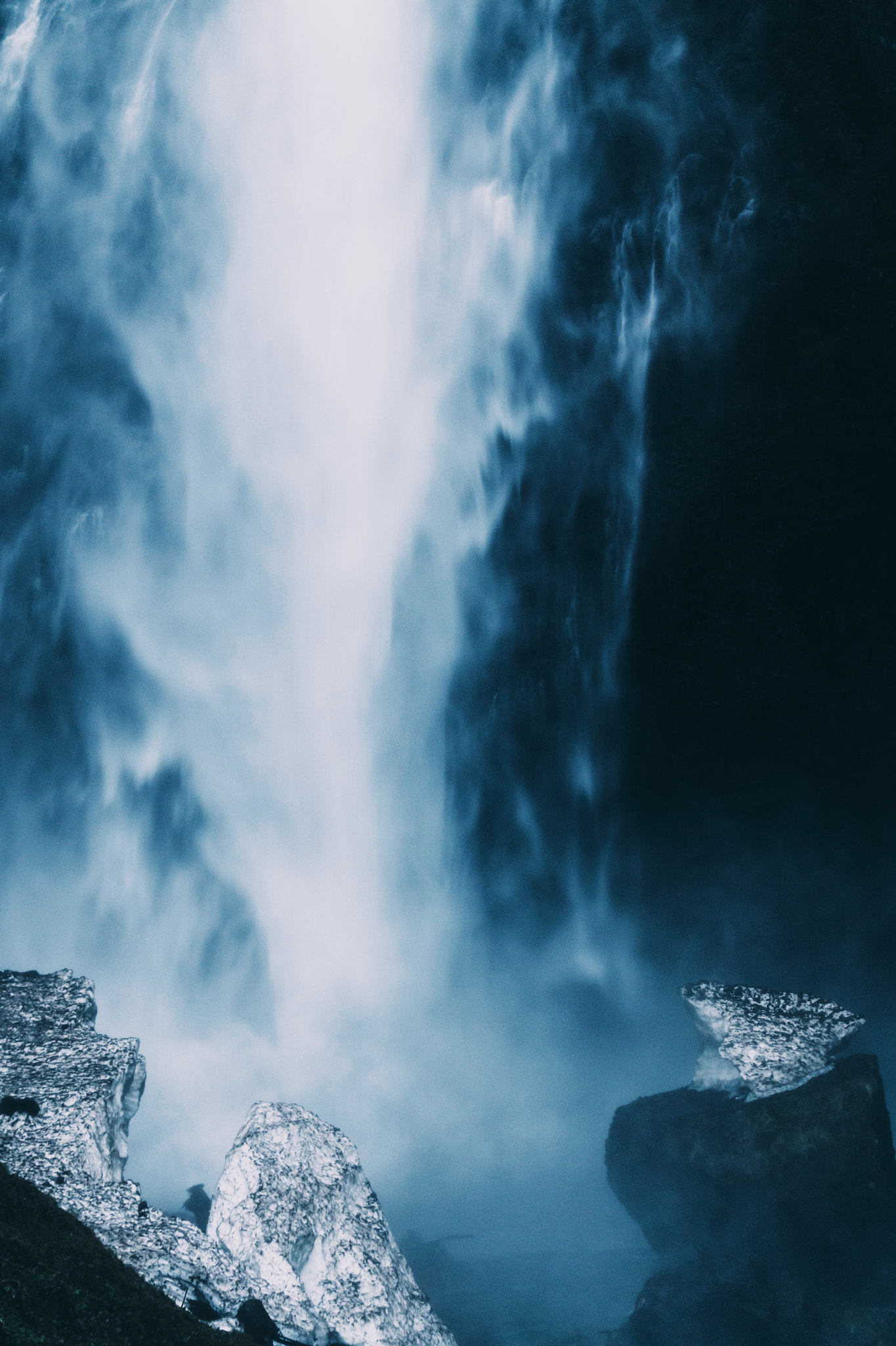 Sony a6300 + Sony E 55-210mm F4.5-6.3 OSS sample photo. Multnomah falls oregon photography