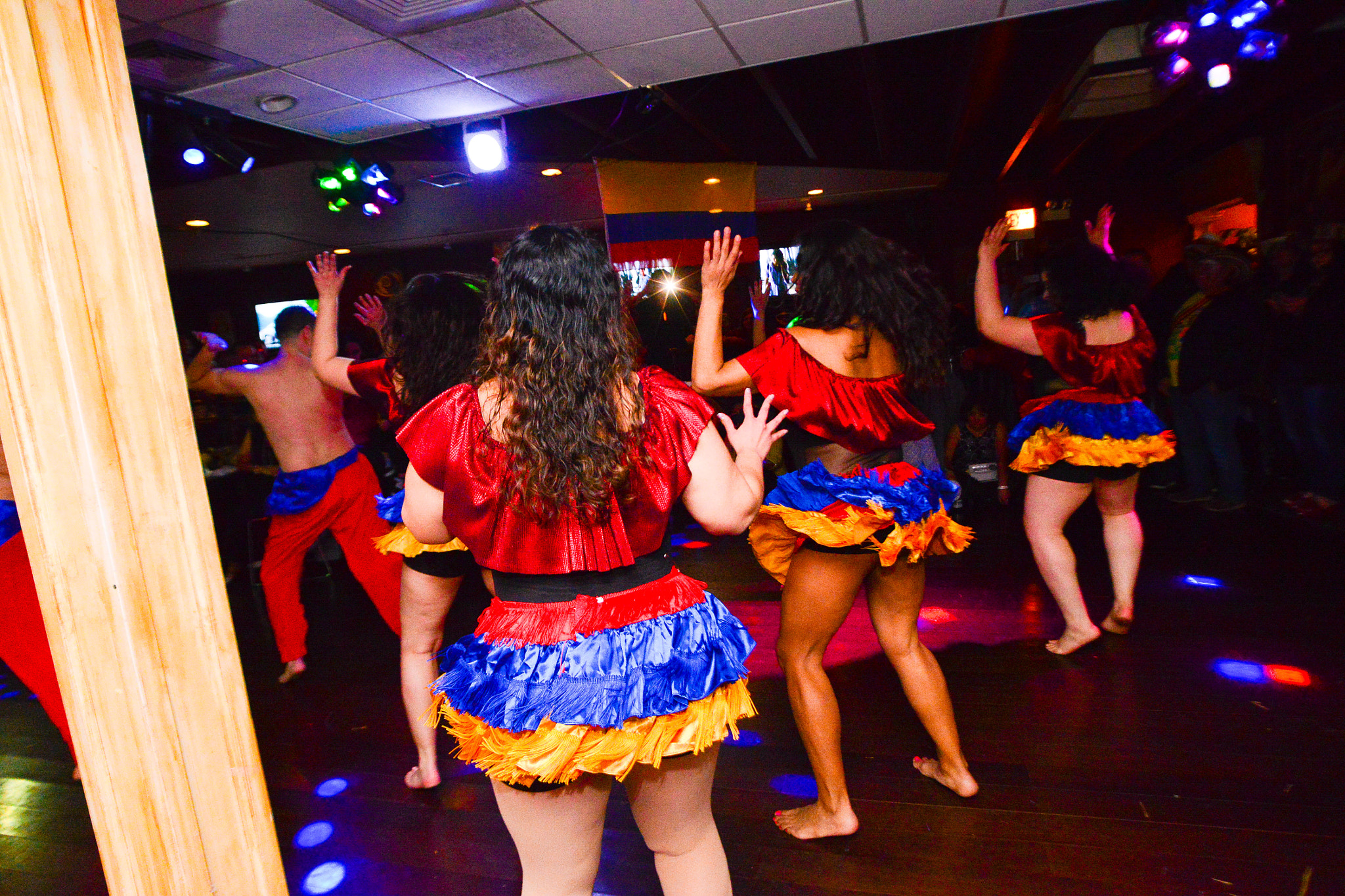 Nikon D600 + Sigma 17-35mm F2.8-4 EX Aspherical sample photo. Carnaval dancers photography