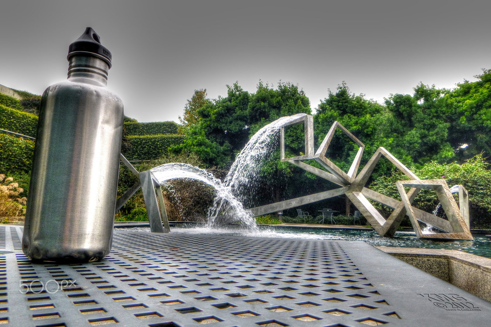 Panasonic DMC-TS20 sample photo. Steel water bottle at lmu uh fountain o photography