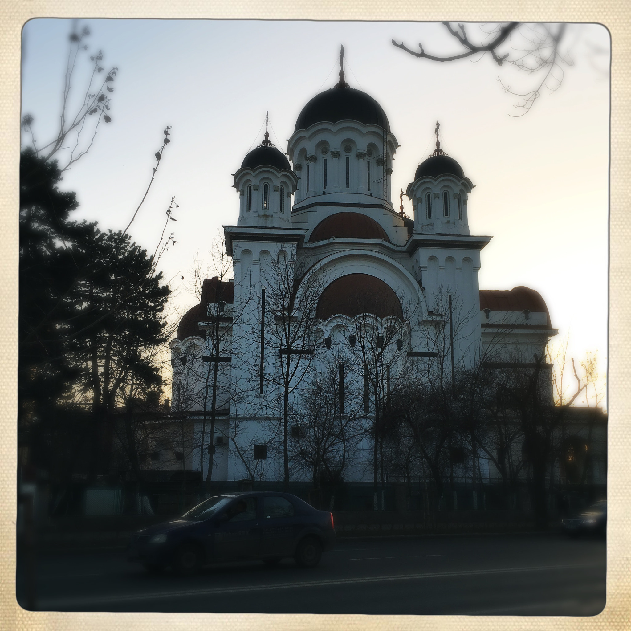 Hipstamatic 332 sample photo. Bucarest photography