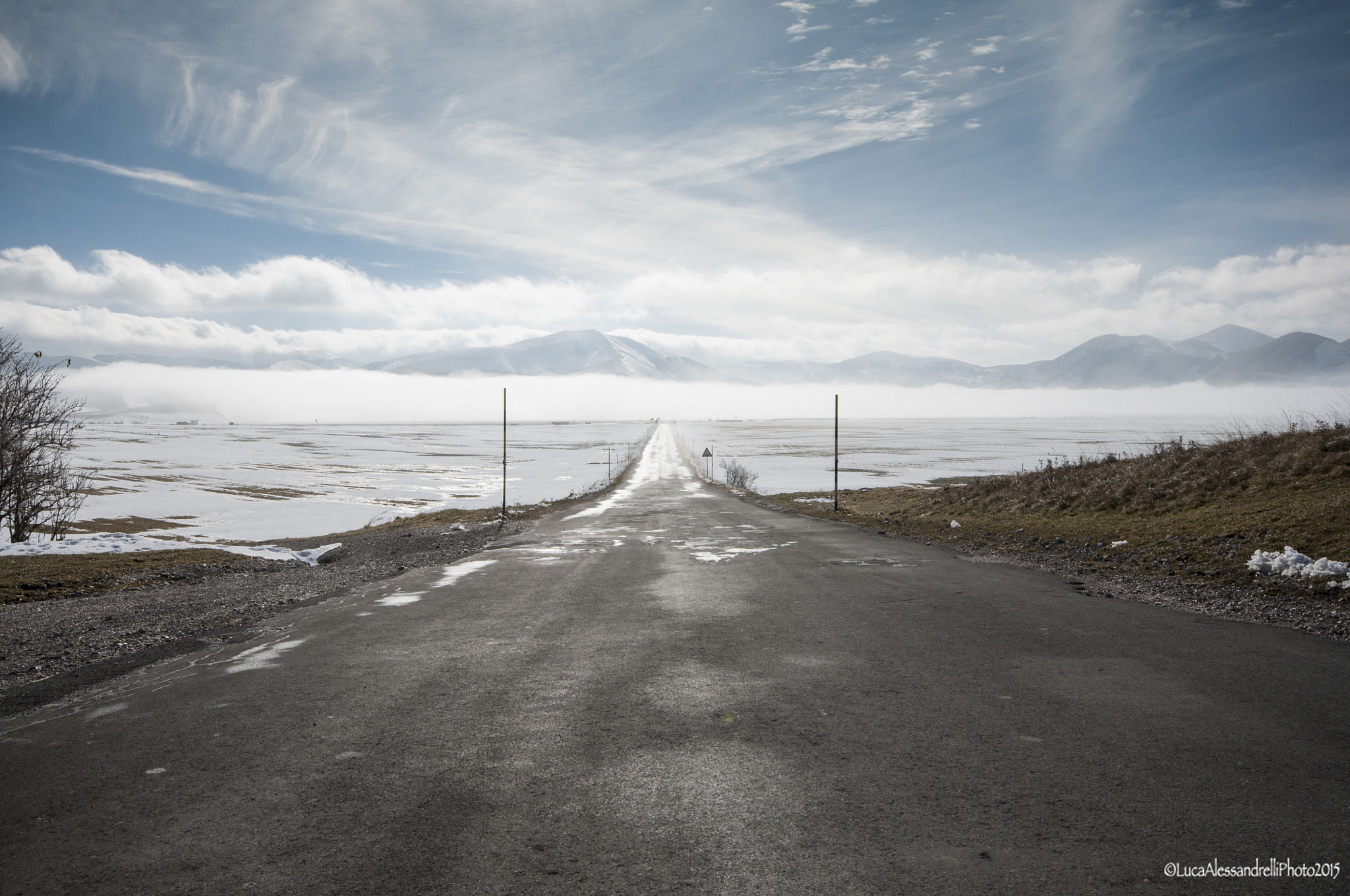 Sigma 10-20mm F4-5.6 EX DC HSM sample photo. The long road photography