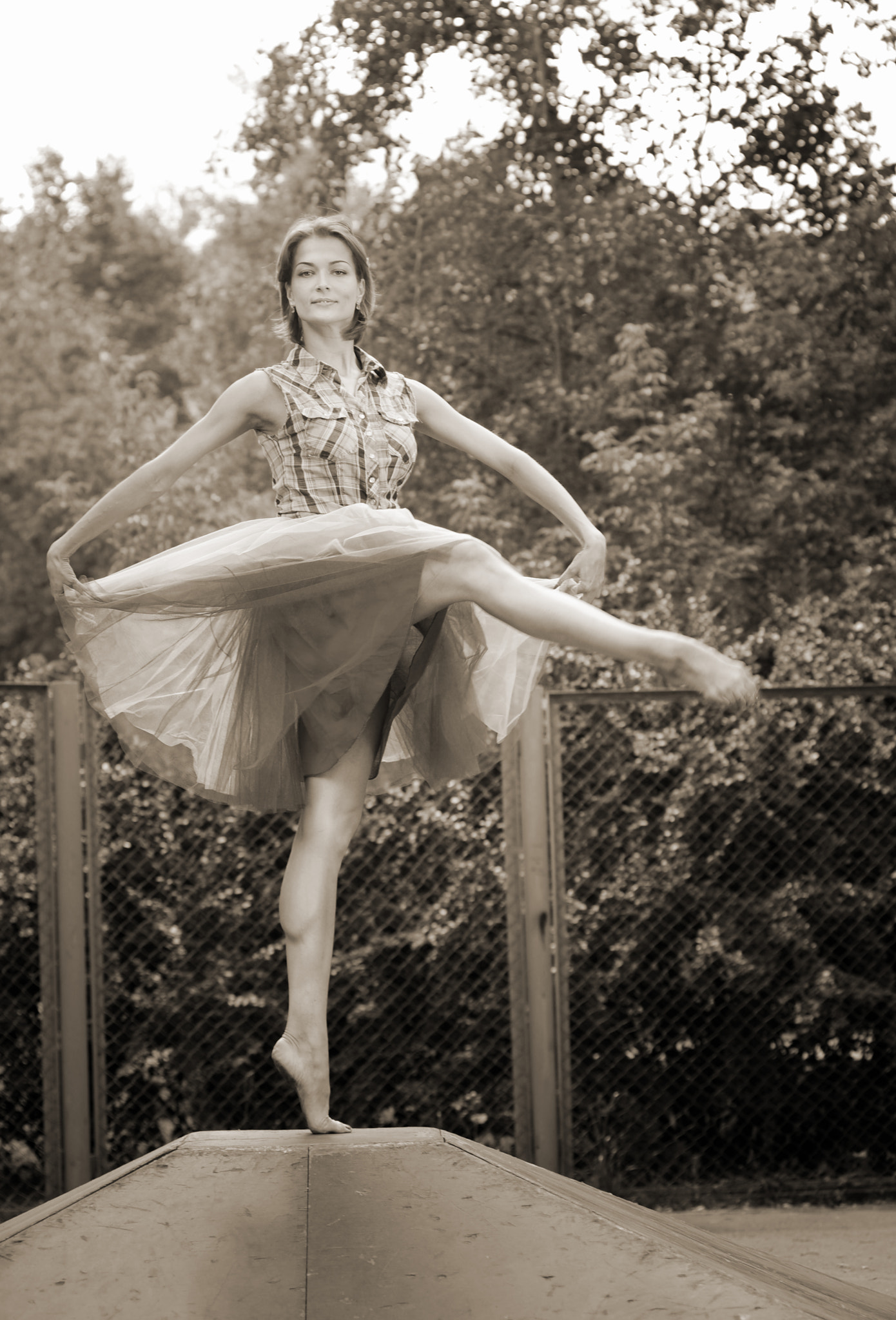 Nikon AF-Nikkor 80-200mm F2.8D ED sample photo. Ballerina photography