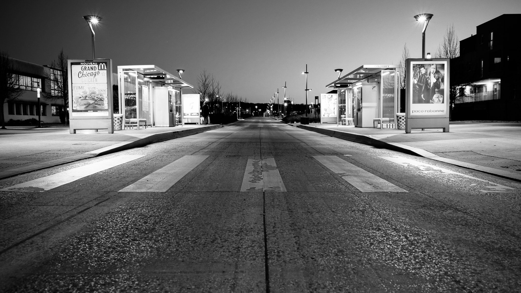 Nikon D750 + Nikon AF-S Nikkor 35mm F1.8G ED sample photo. Bus station photography