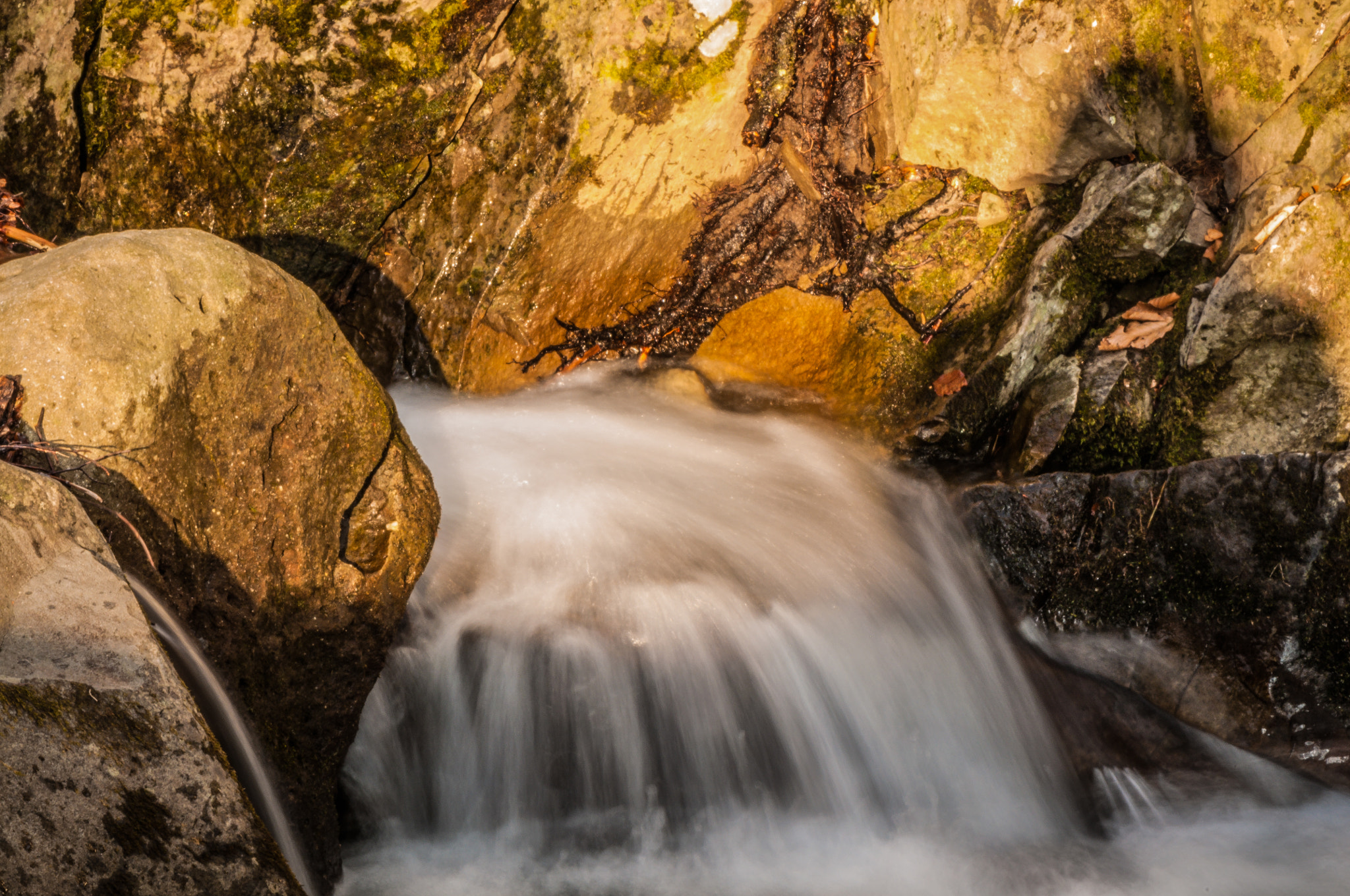 Nikon AF-S Micro-Nikkor 105mm F2.8G IF-ED VR sample photo. The spirits of the mountain river photography