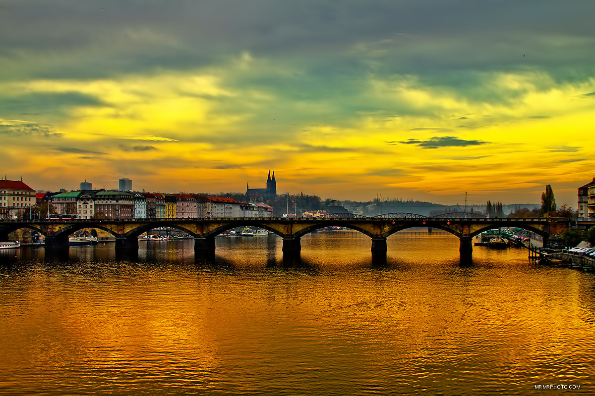 Canon EOS 60D + Canon EF 28-135mm F3.5-5.6 IS USM sample photo. Golden sunset in prague photography