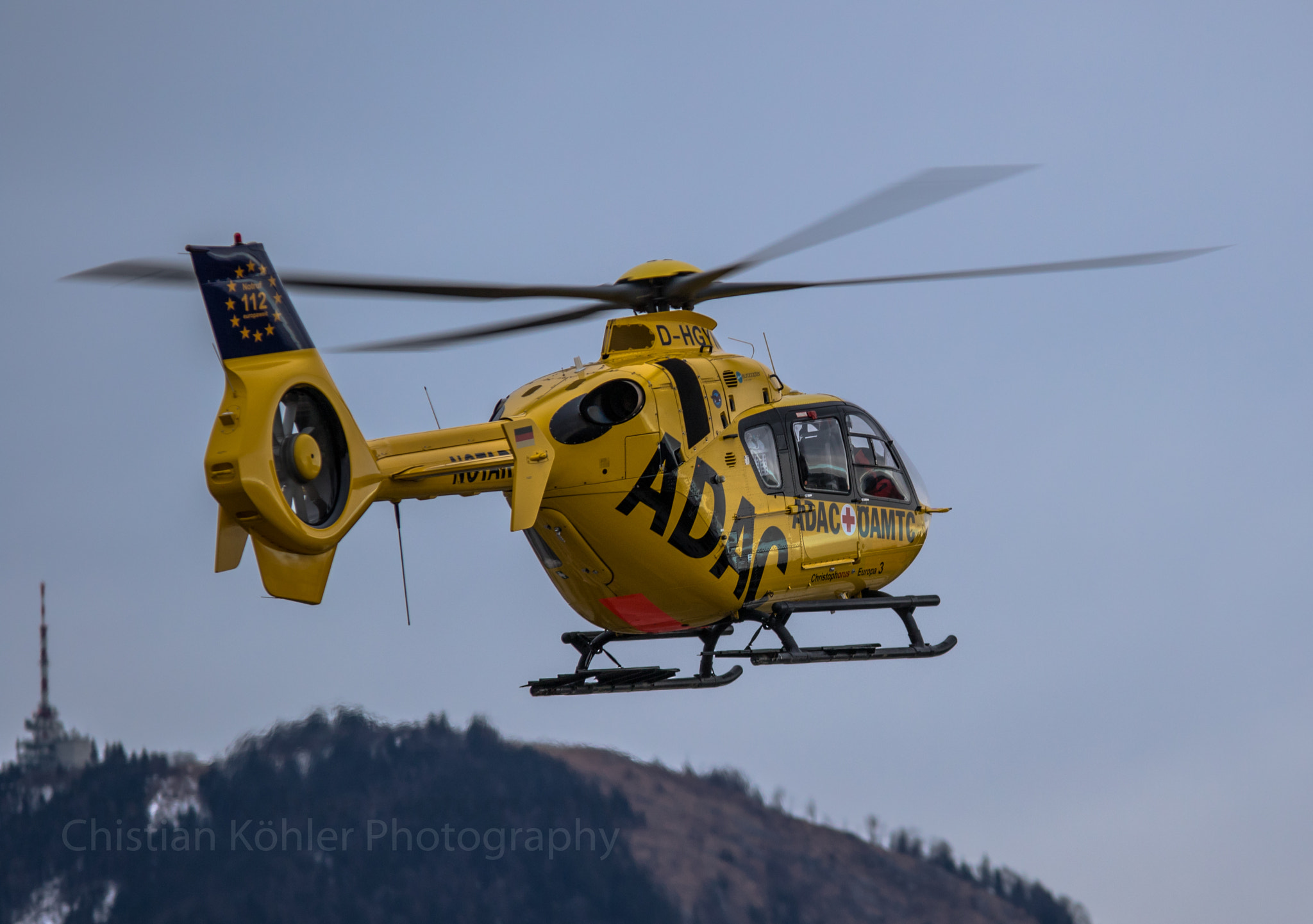 Canon EOS 7D Mark II + Sigma 70-200mm F2.8 EX DG OS HSM sample photo. German rescue helicpoter/ d-hgyn at salzburg photography