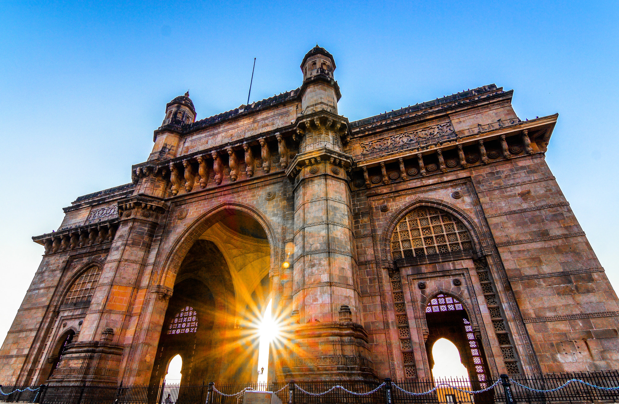 Sony SLT-A58 + 20mm F2.8 sample photo. The morning sun glancing through gateway of india.. photography