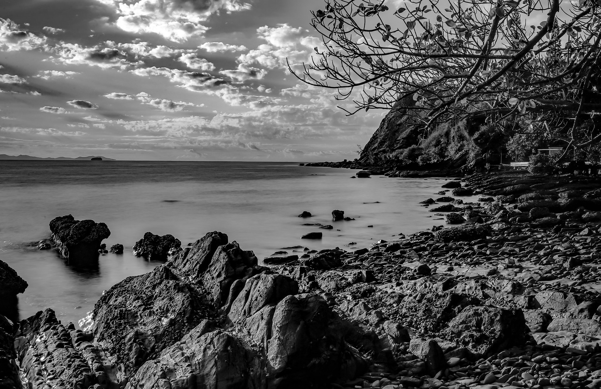 Sony PZ 300-1mm F0.0 OSS LE II sample photo. Morning seaside photography