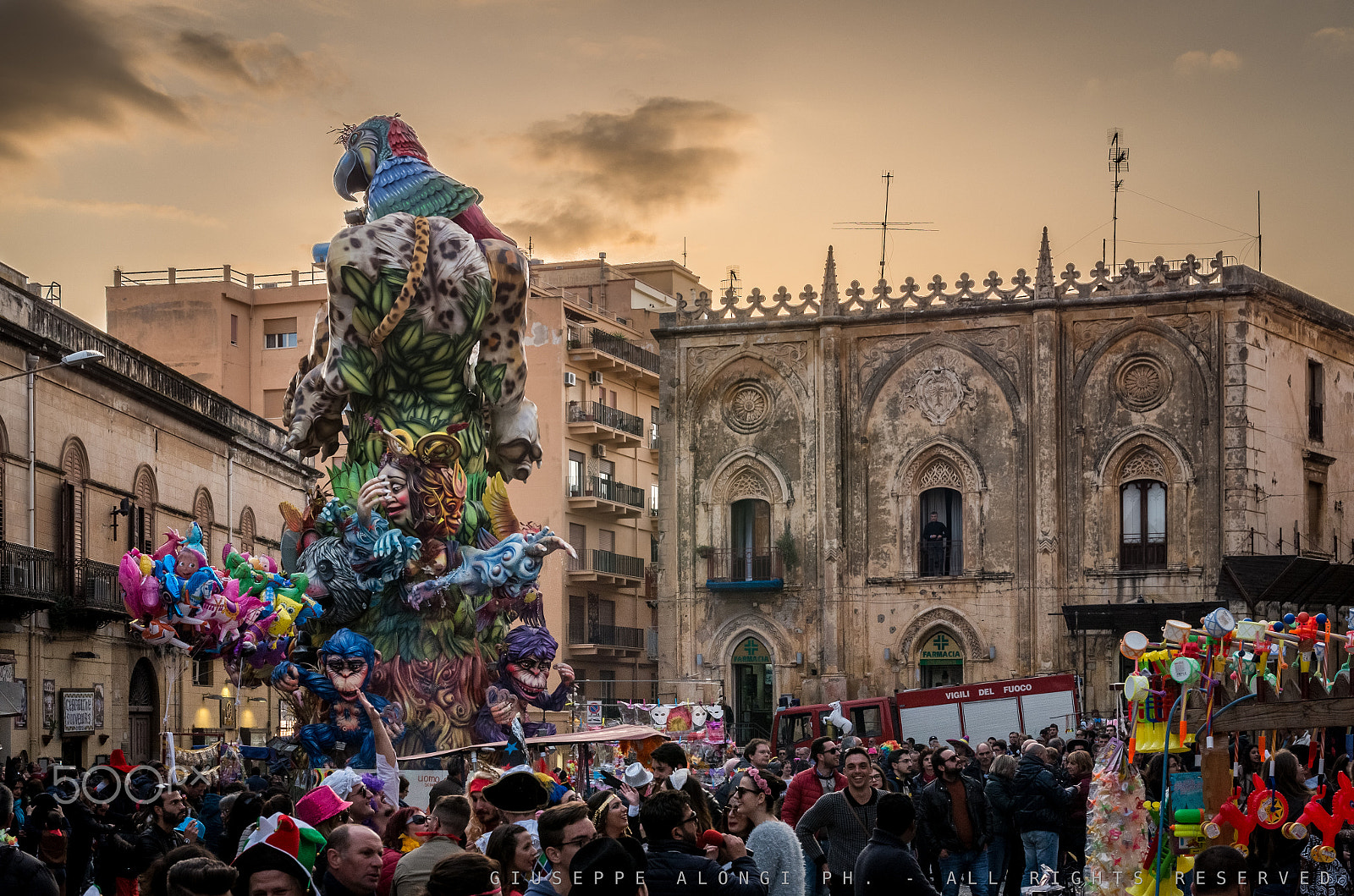 Pentax K-30 + Sigma 17-70mm F2.8-4 DC Macro HSM | C sample photo. Carnevale al tramonto - carnevale di sciacca 2017 photography