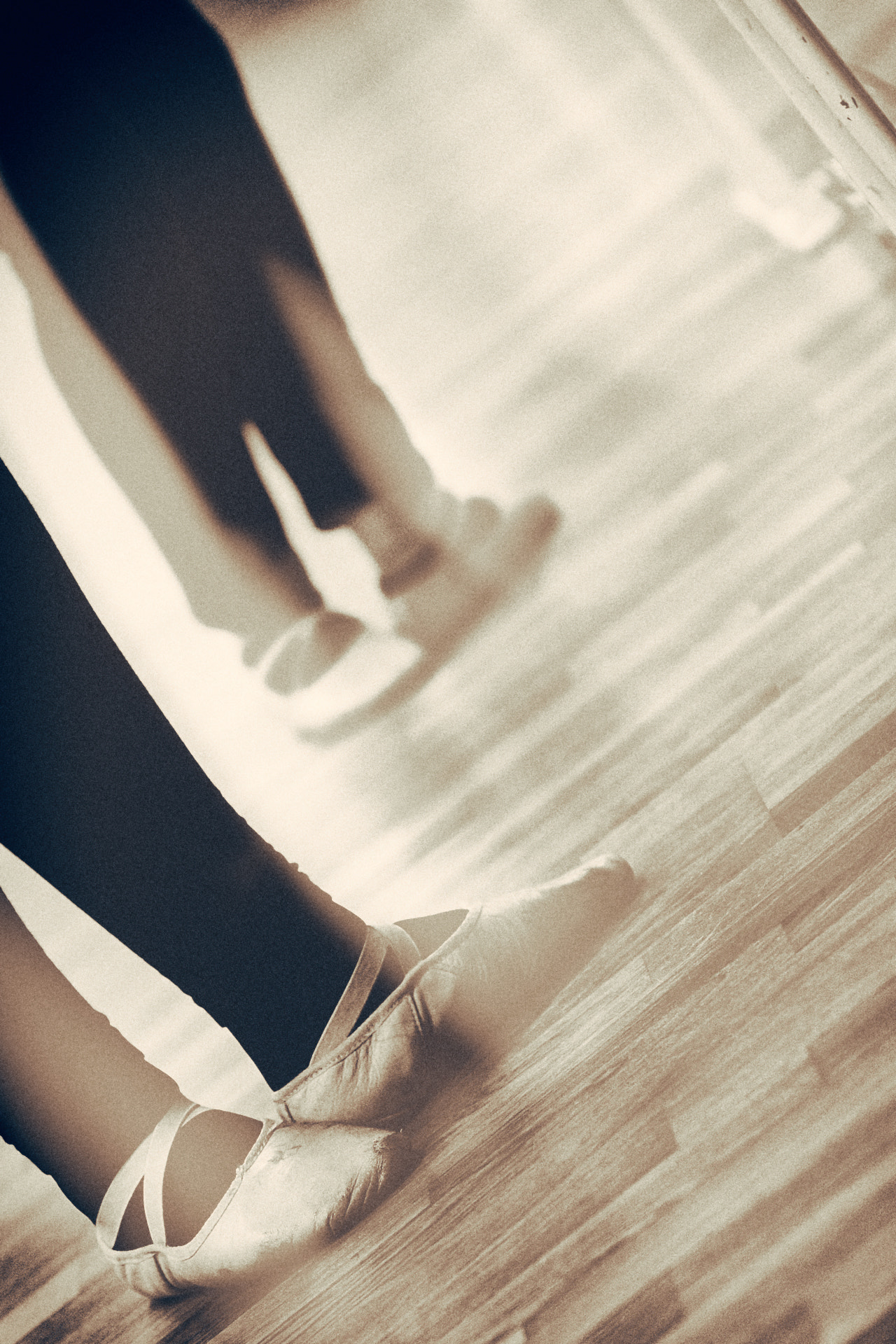 Canon EF 70-200mm F2.8L IS USM sample photo. Ballet slipper photography