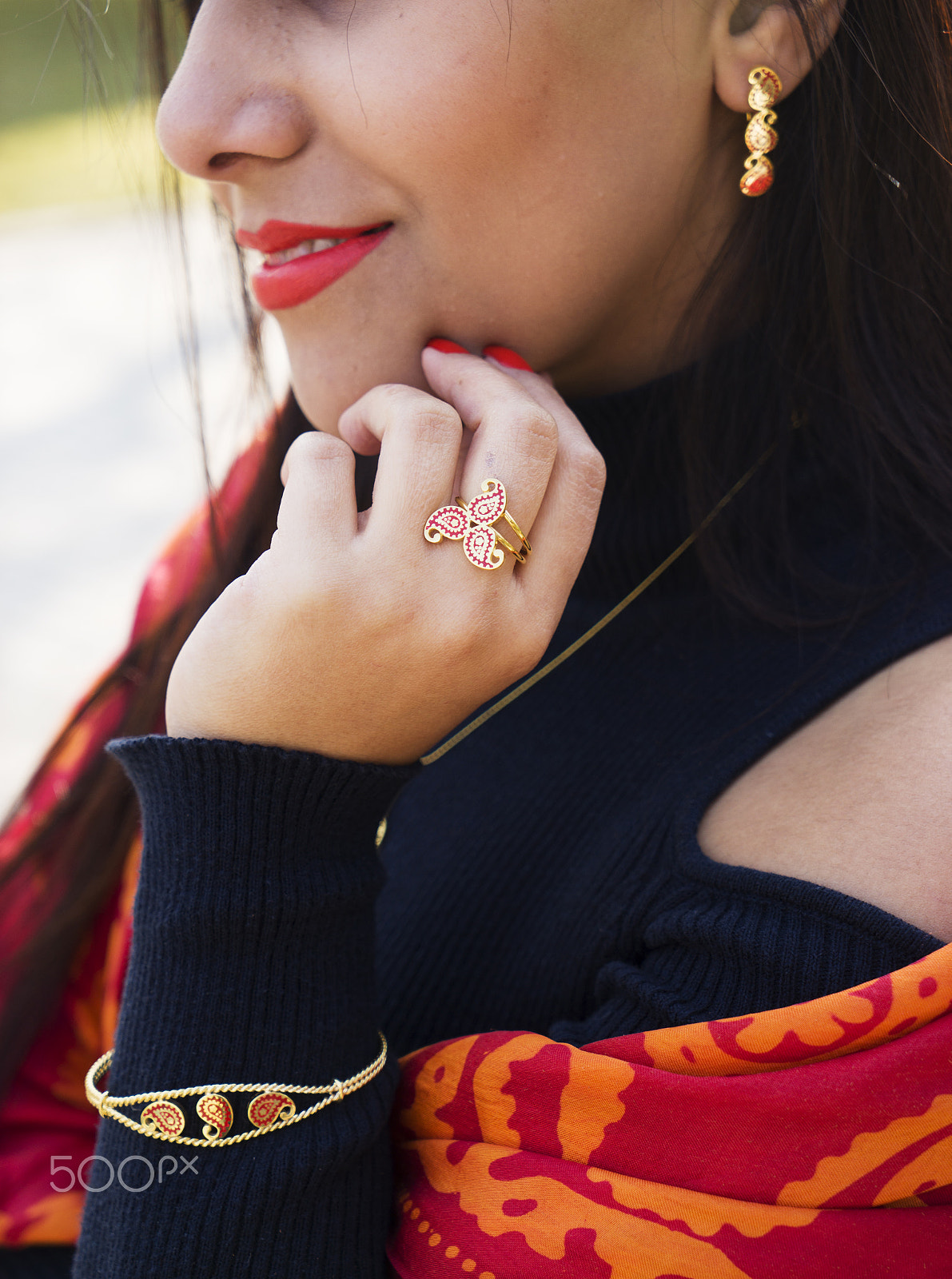 Sony a7 sample photo. Beautiful girl with turkish headscarves and gold antique vintage jewellery photography