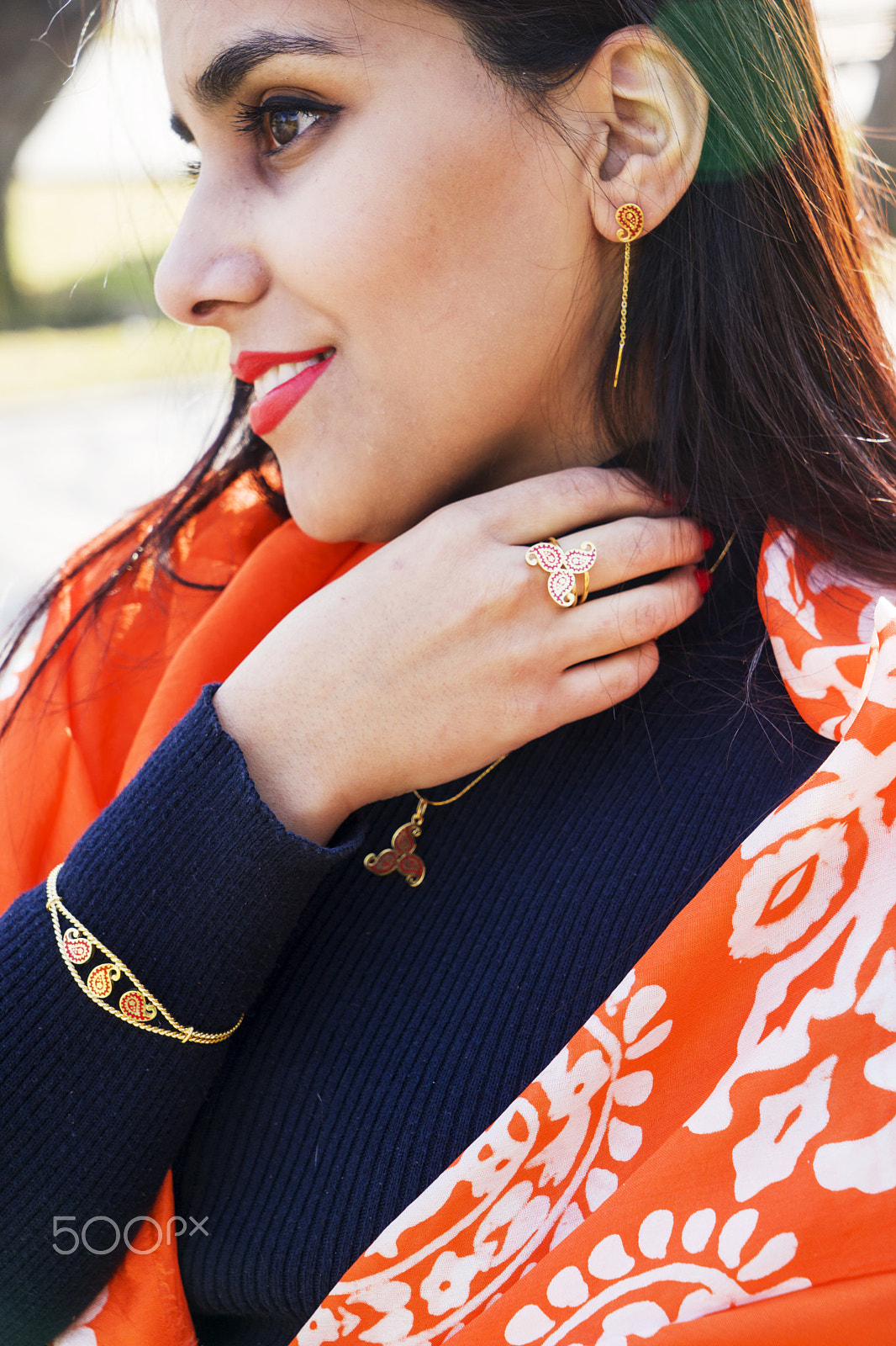 Sony a7 sample photo. Beautiful girl with turkish headscarves and gold antique vintage jewellery photography