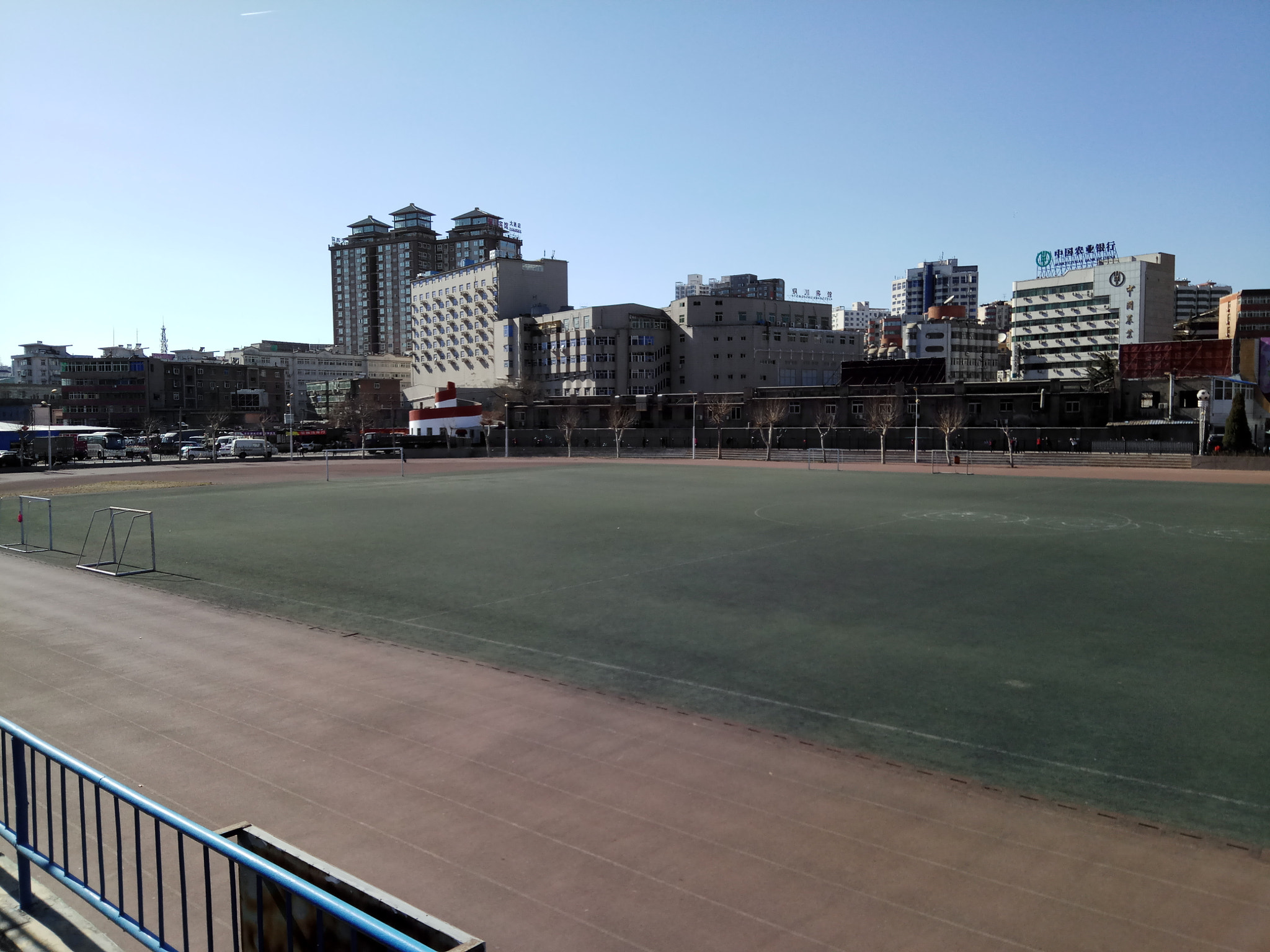 Xiaomi Redmi Pro sample photo. Run photography