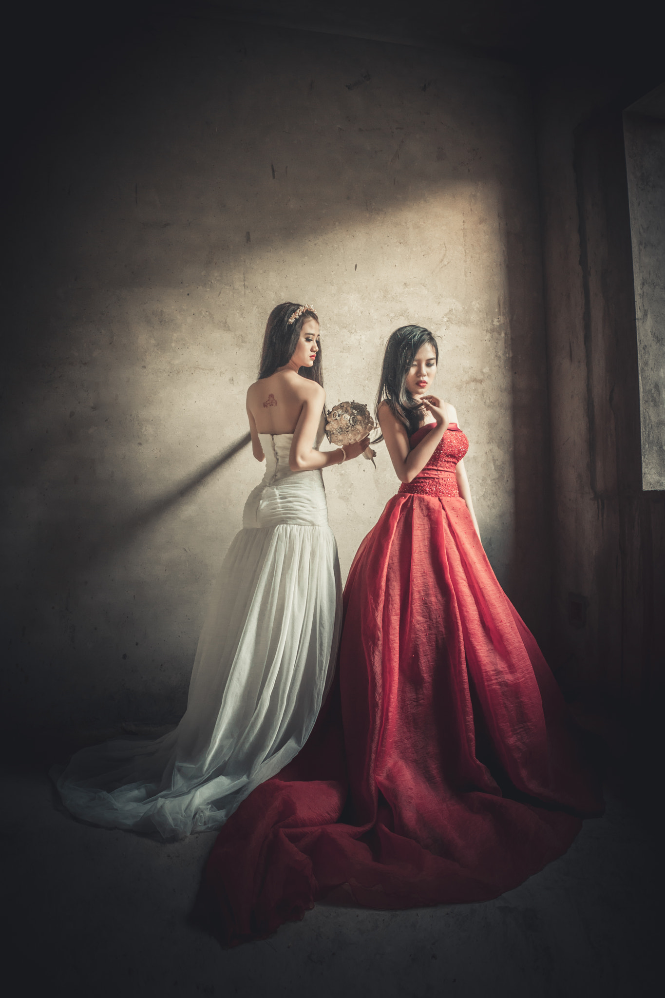 Sony FE 28mm F2 sample photo. Alone brides photography
