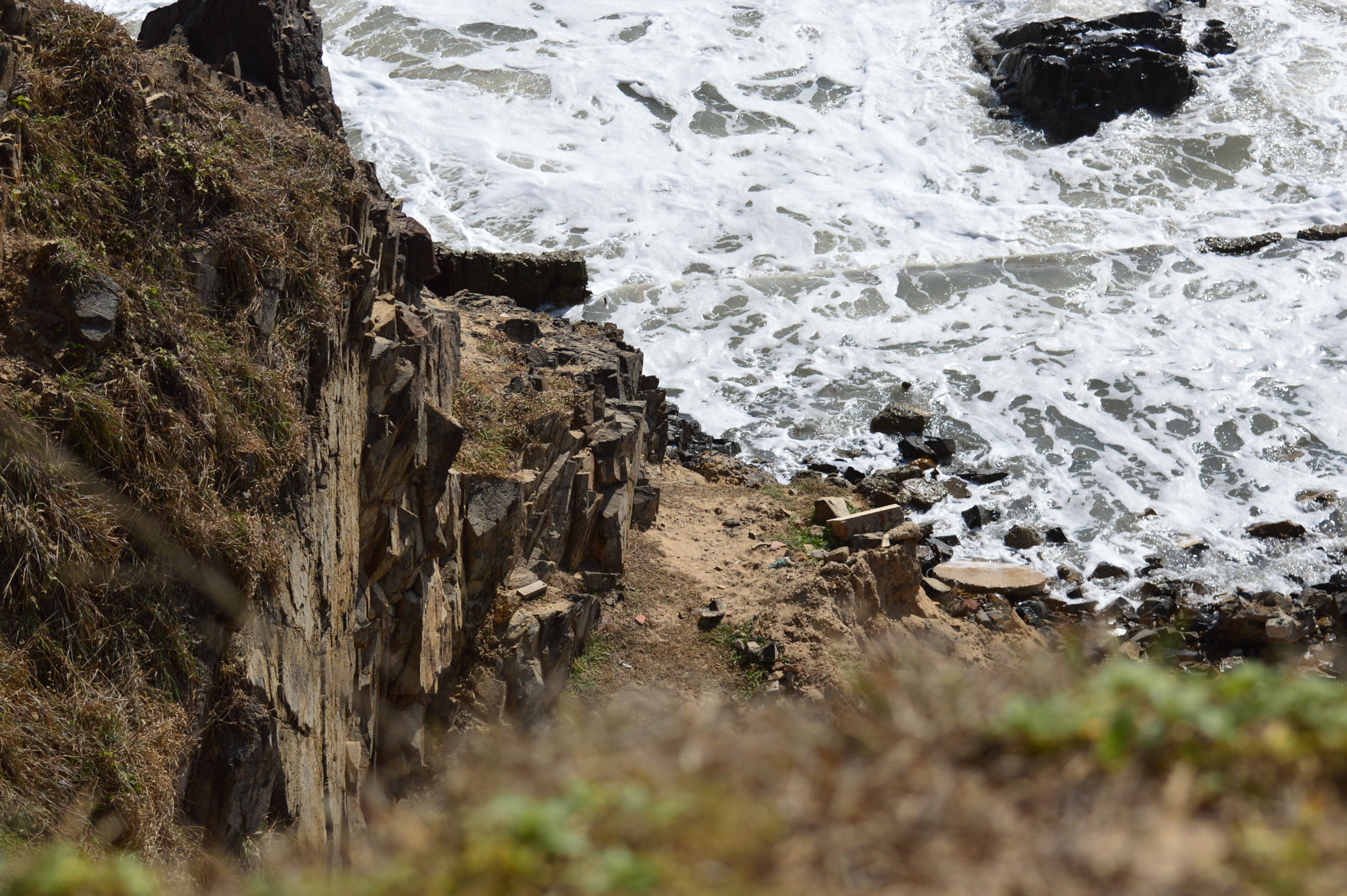 Nikon D3200 sample photo. Rocky beach photography