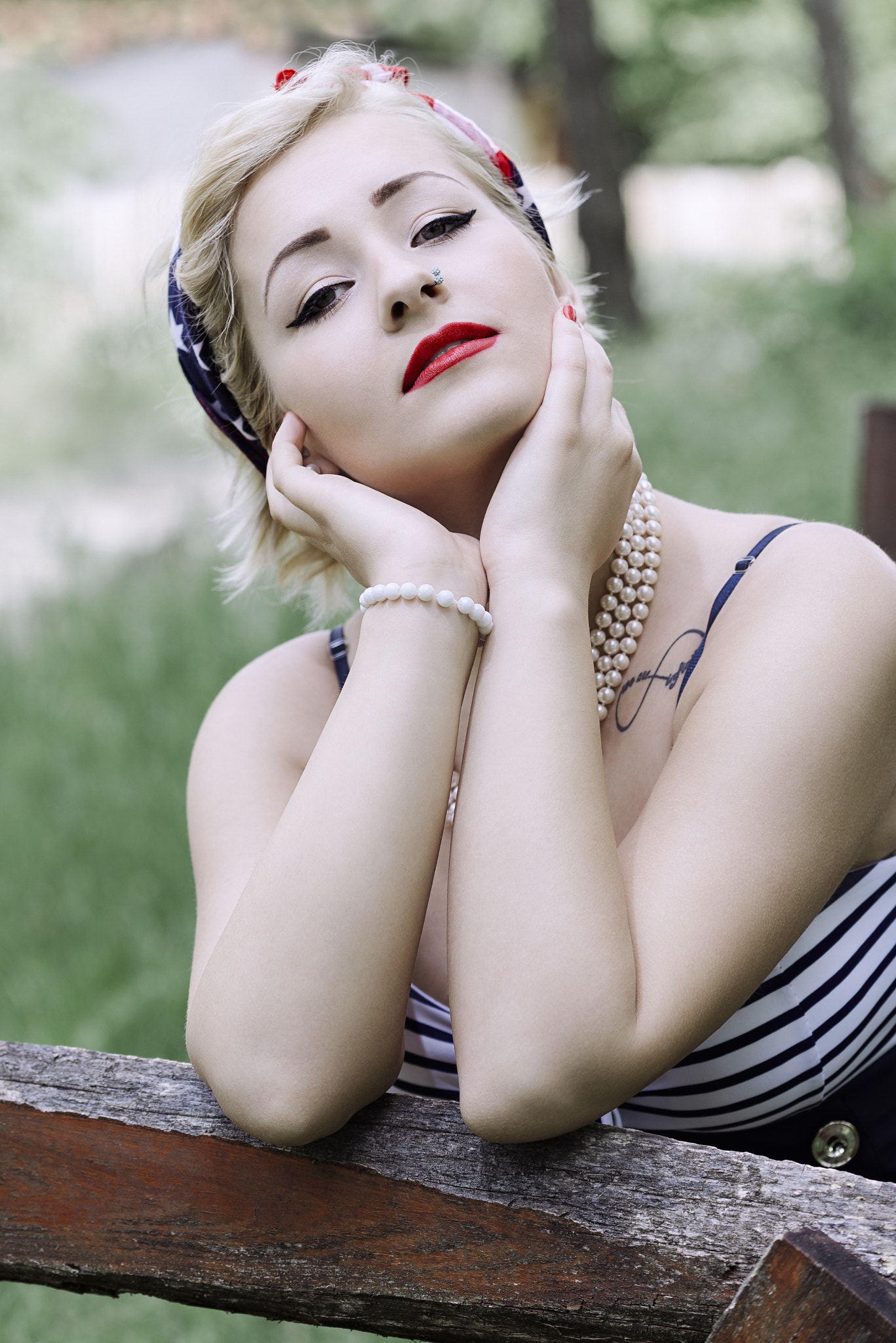 Nikon AF-S Nikkor 70-200mm F4G ED VR sample photo. Pin up girl photography