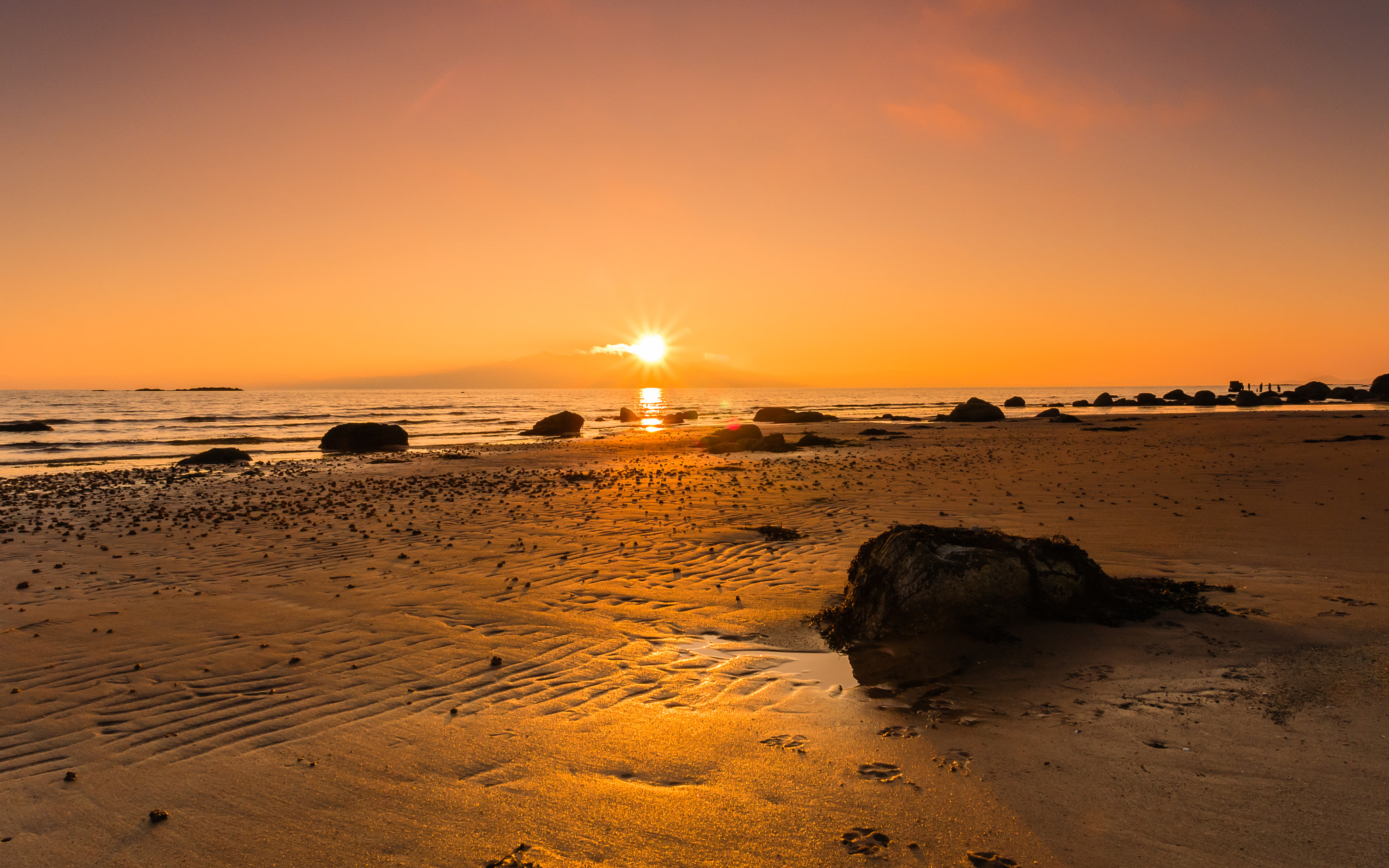 Panasonic Lumix DMC-G7 + Panasonic Lumix G X Vario 12-35mm F2.8 ASPH Power OIS sample photo. Sunset over arran photography