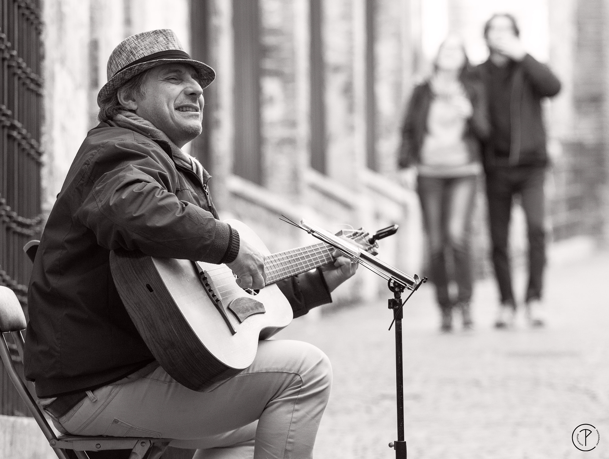 Canon EF 70-200mm F4L USM sample photo. Street artist photography