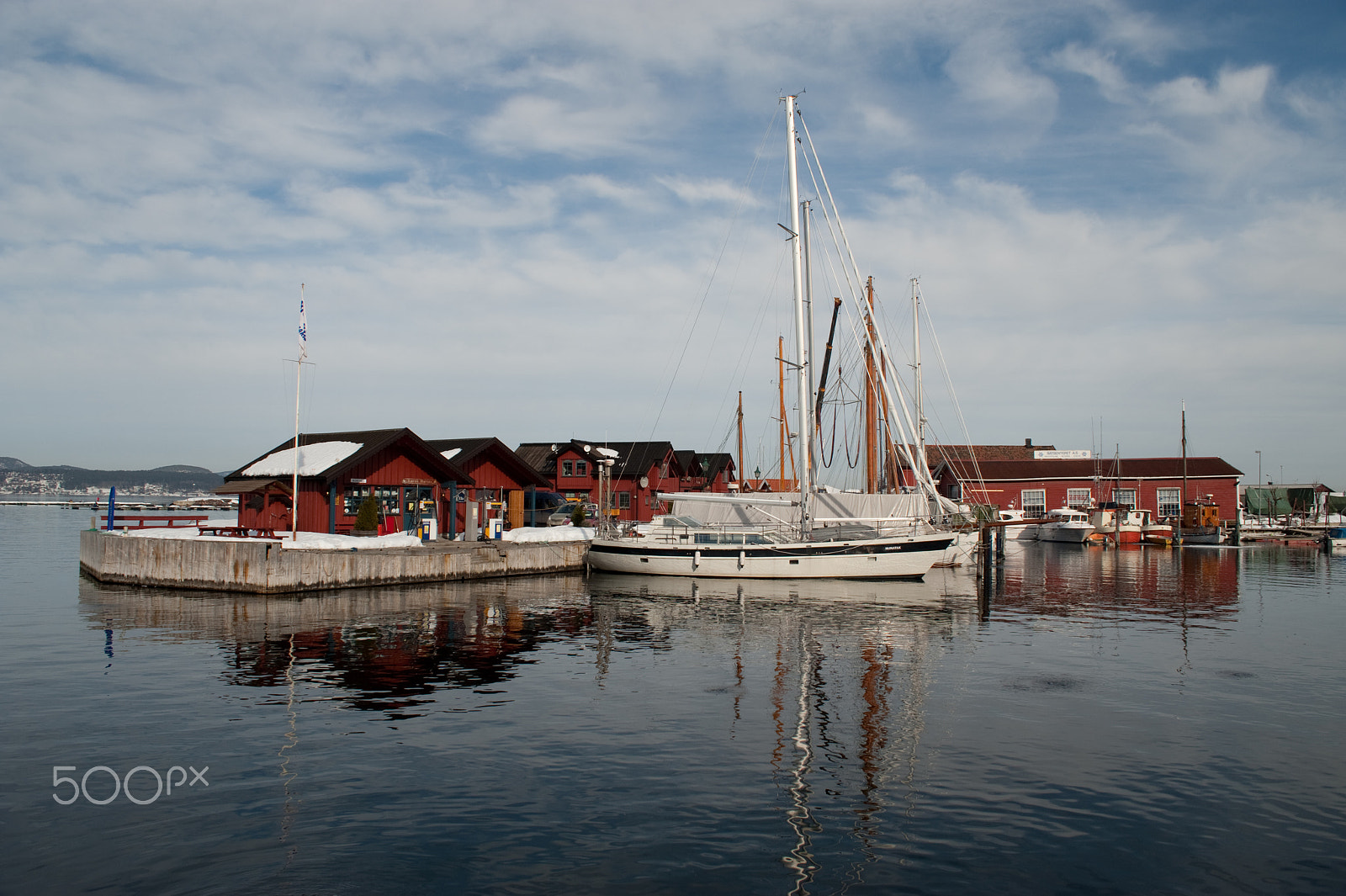 AF Zoom-Nikkor 28-85mm f/3.5-4.5 sample photo. Boats photography