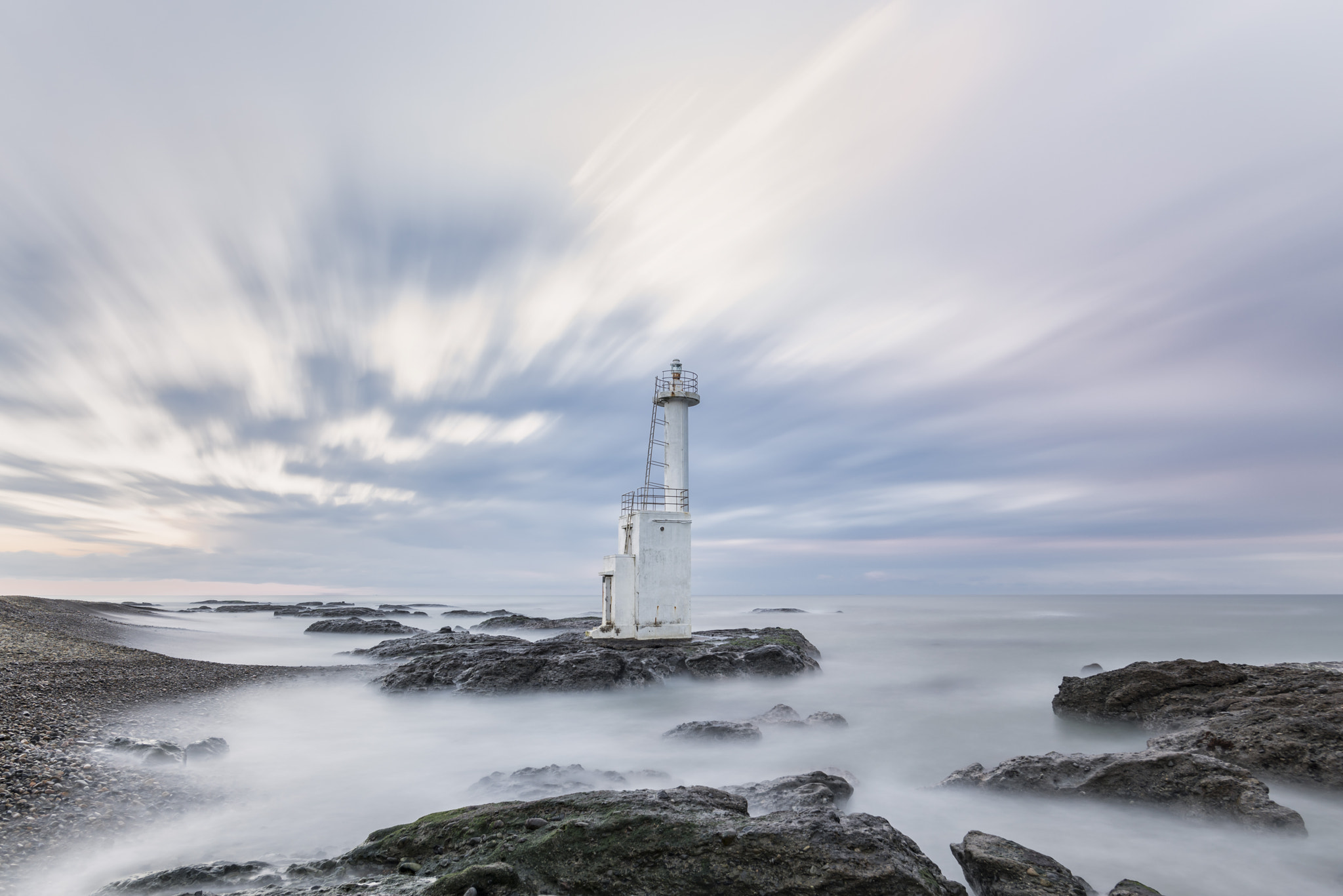 Nikon D810 + Nikon AF-S Nikkor 20mm F1.8G ED sample photo. Morning lighthouse photography