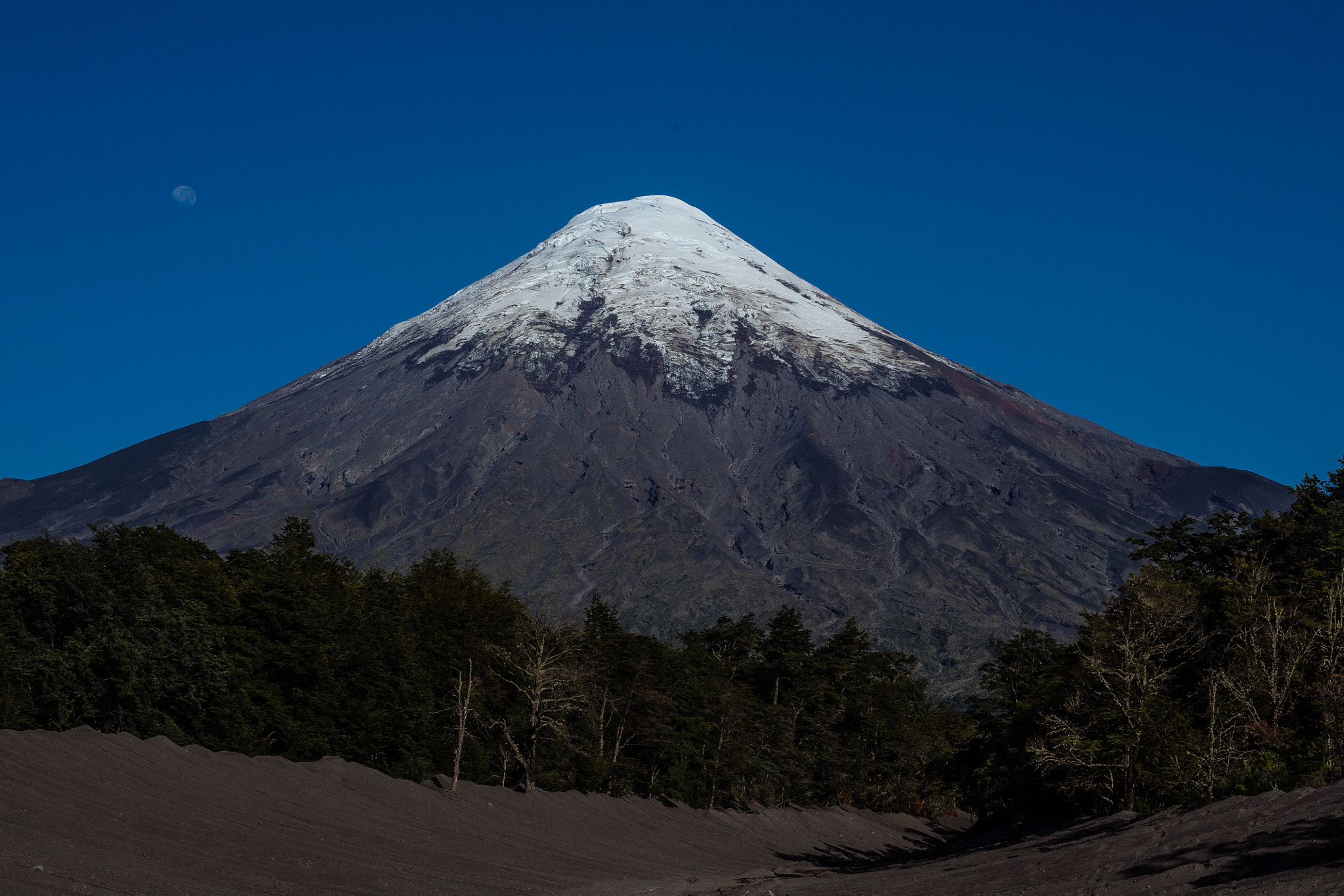 E 50mm F2 sample photo. Volcan osorno photography