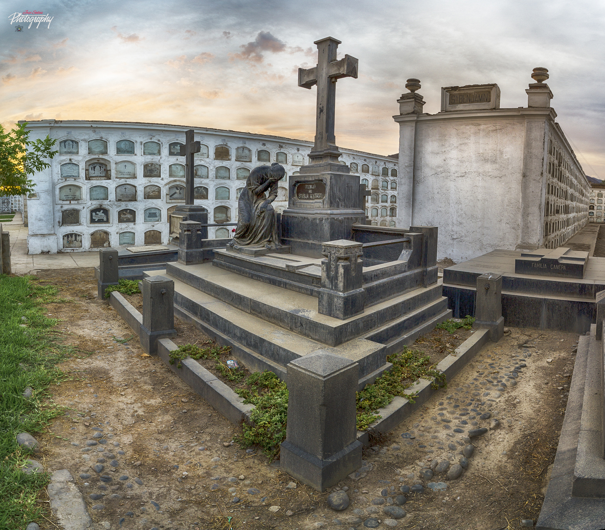 E 18-50mm F4-5.6 sample photo. Cementerio presbítero maestro photography
